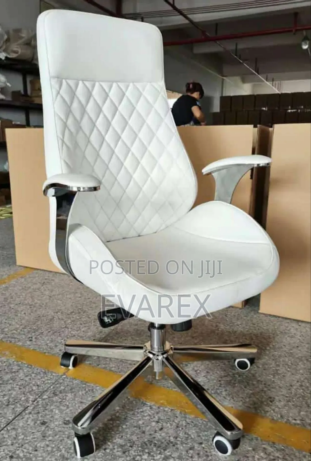Executive Office Recliner Chair, White.