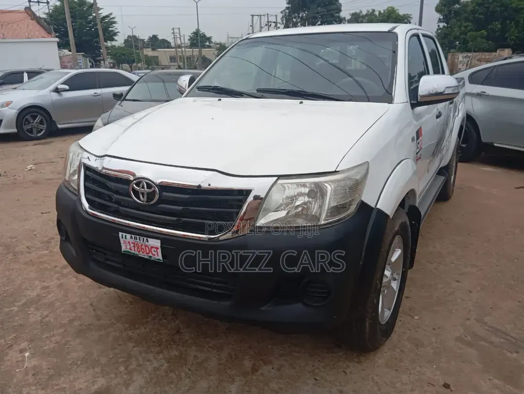 Toyota Hilux 2014 White