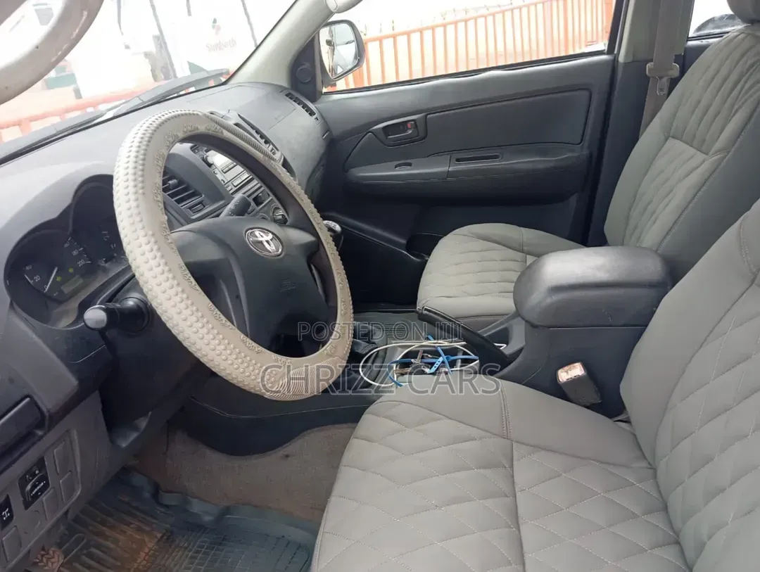 Toyota Hilux 2014 White