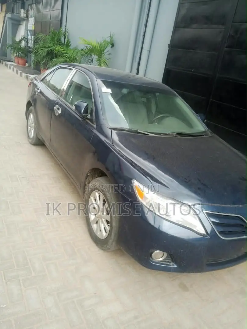 Toyota Camry XLE 4dr Sedan (2.5L 4cyl 6AM) 2010 Blue