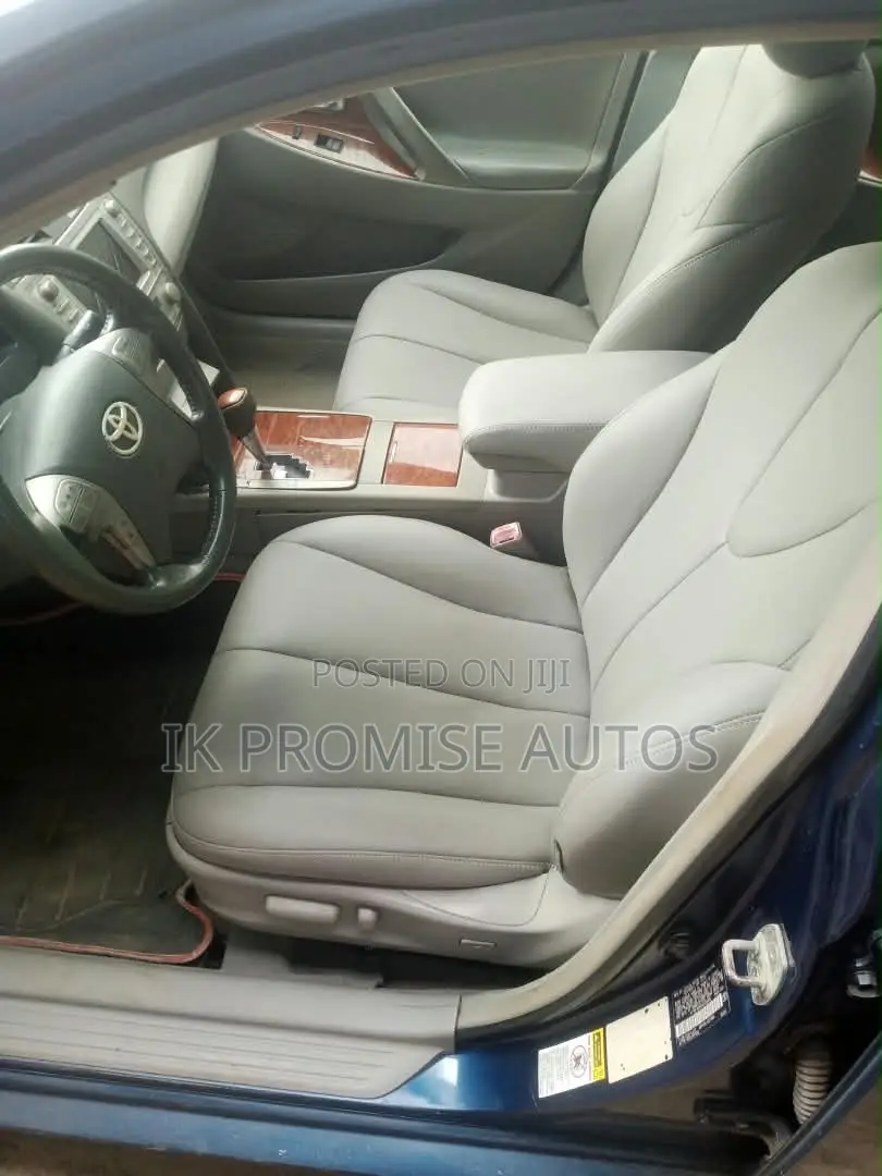 Toyota Camry XLE 4dr Sedan (2.5L 4cyl 6AM) 2010 Blue