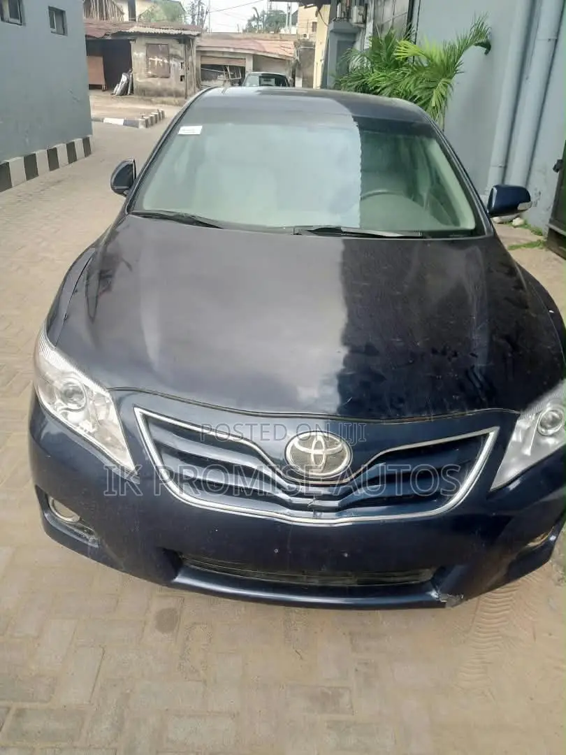 Toyota Camry XLE 4dr Sedan (2.5L 4cyl 6AM) 2010 Blue