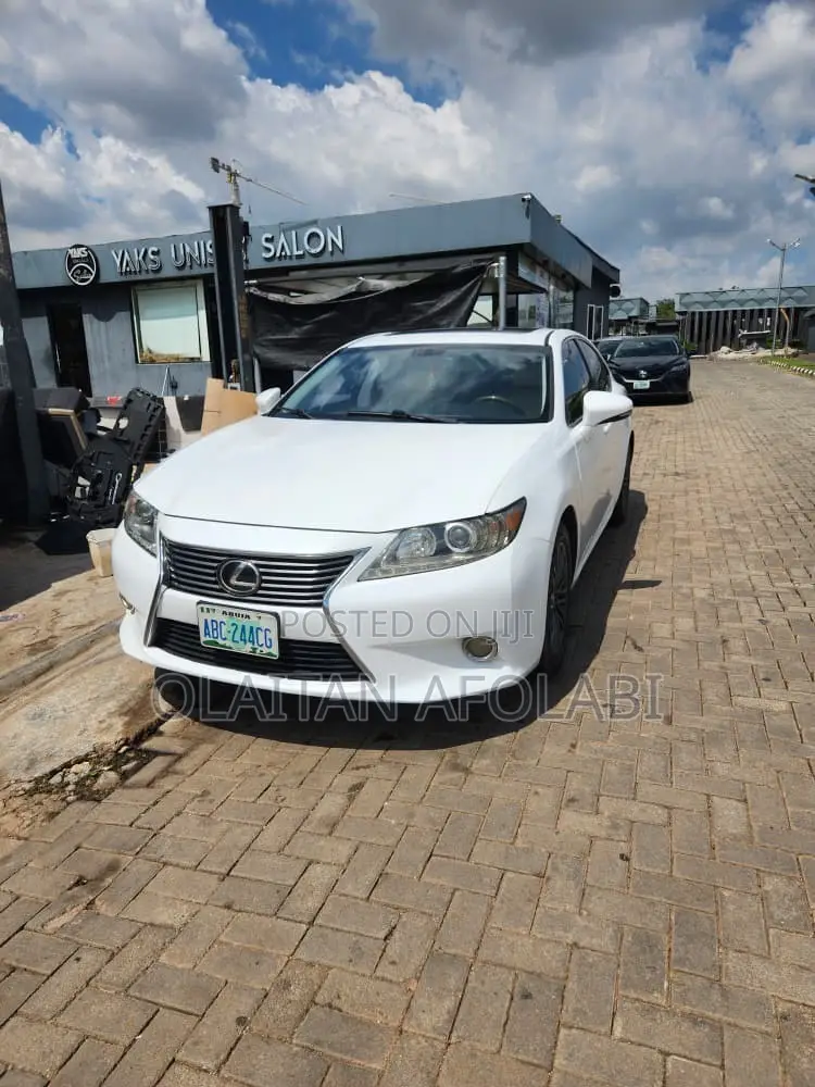 Lexus ES 350 FWD 2014 White