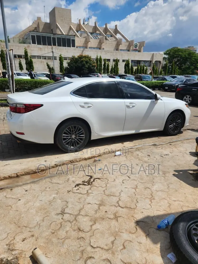 Lexus ES 350 FWD 2014 White