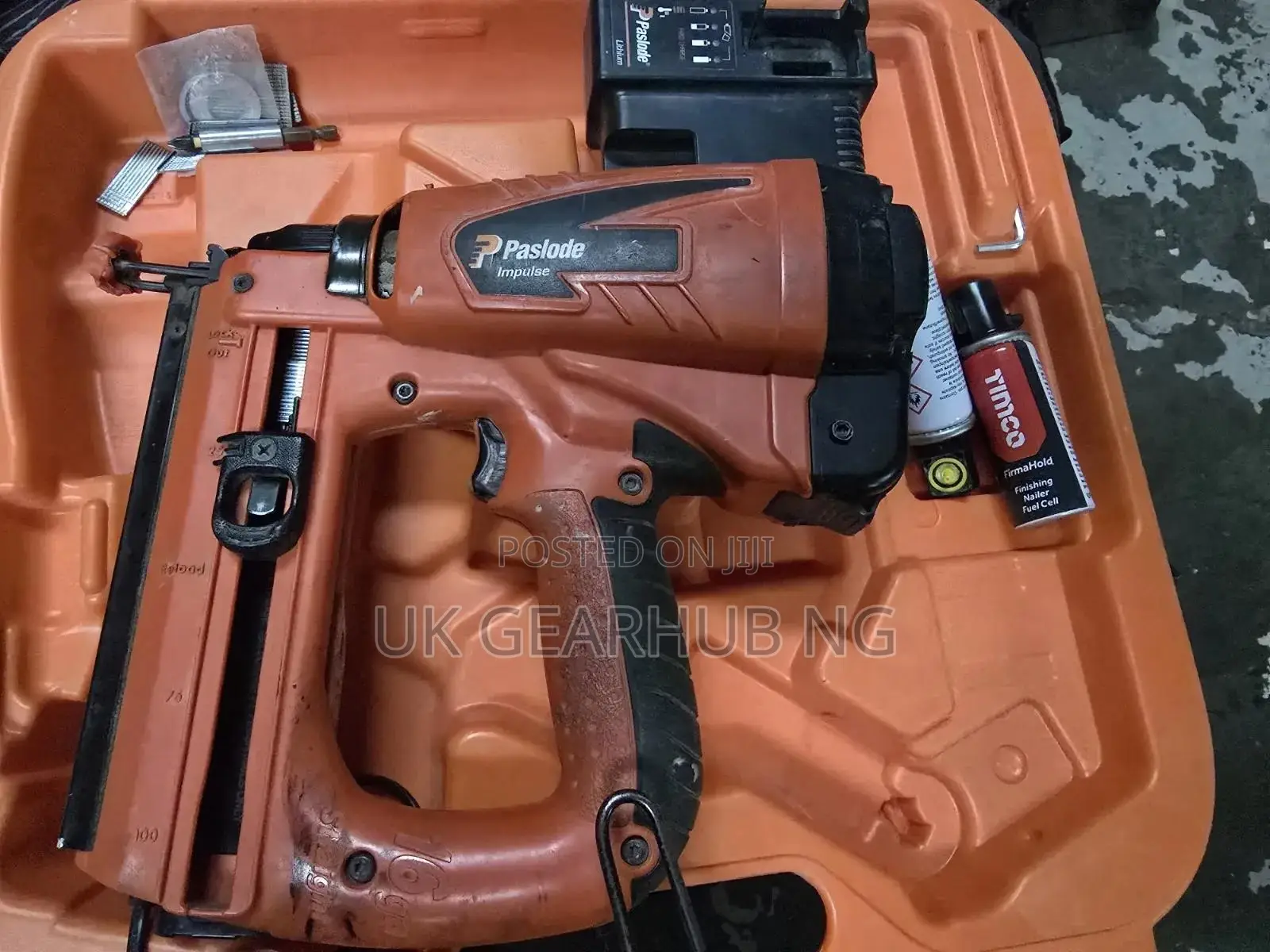 Paslode IM65 F16 Lithium Gas Nail Gun + Battery Charger & Case