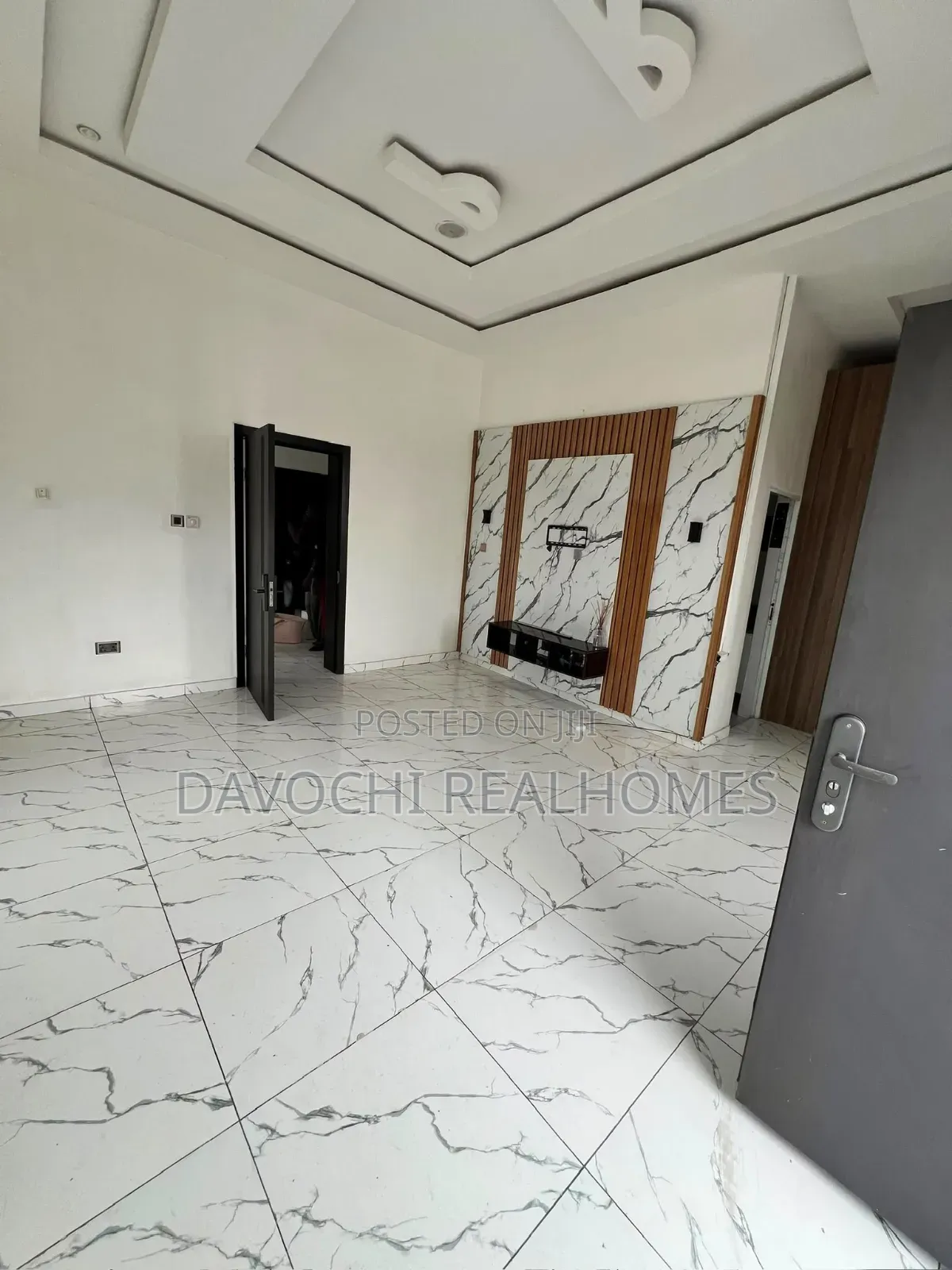 4bdrm Duplex in Ikota for sale
