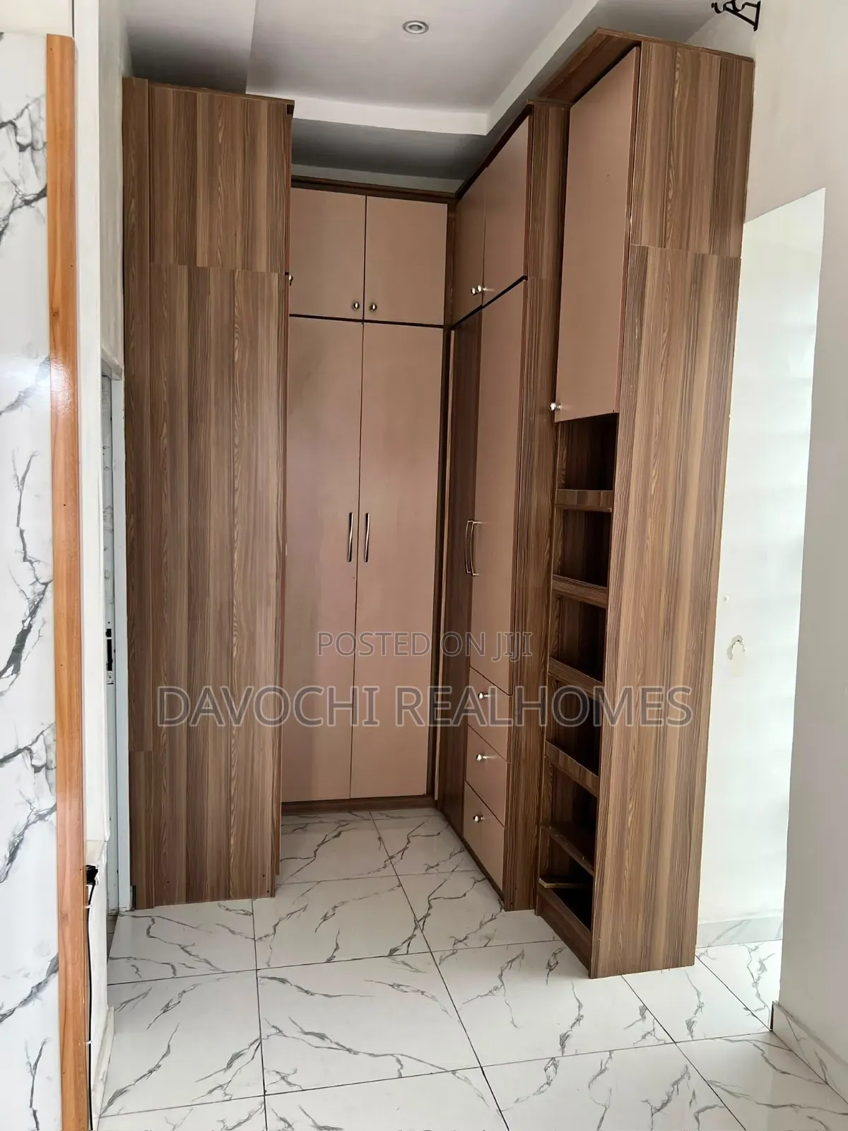 4bdrm Duplex in Ikota for sale