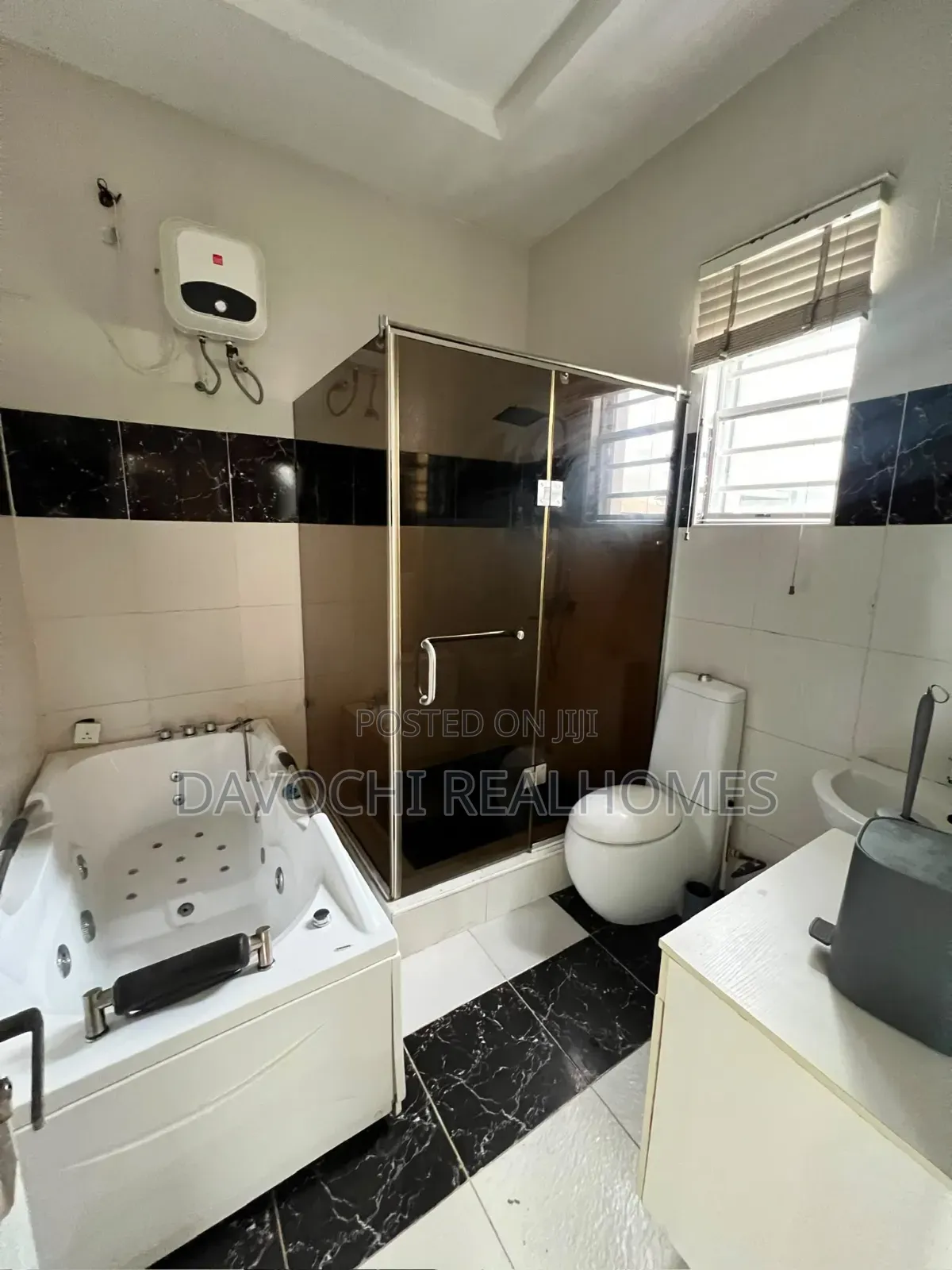 4bdrm Duplex in Ikota for sale