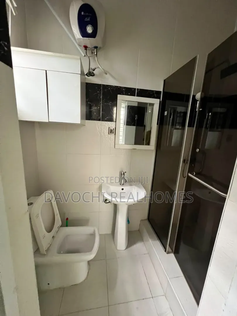 4bdrm Duplex in Ikota for sale