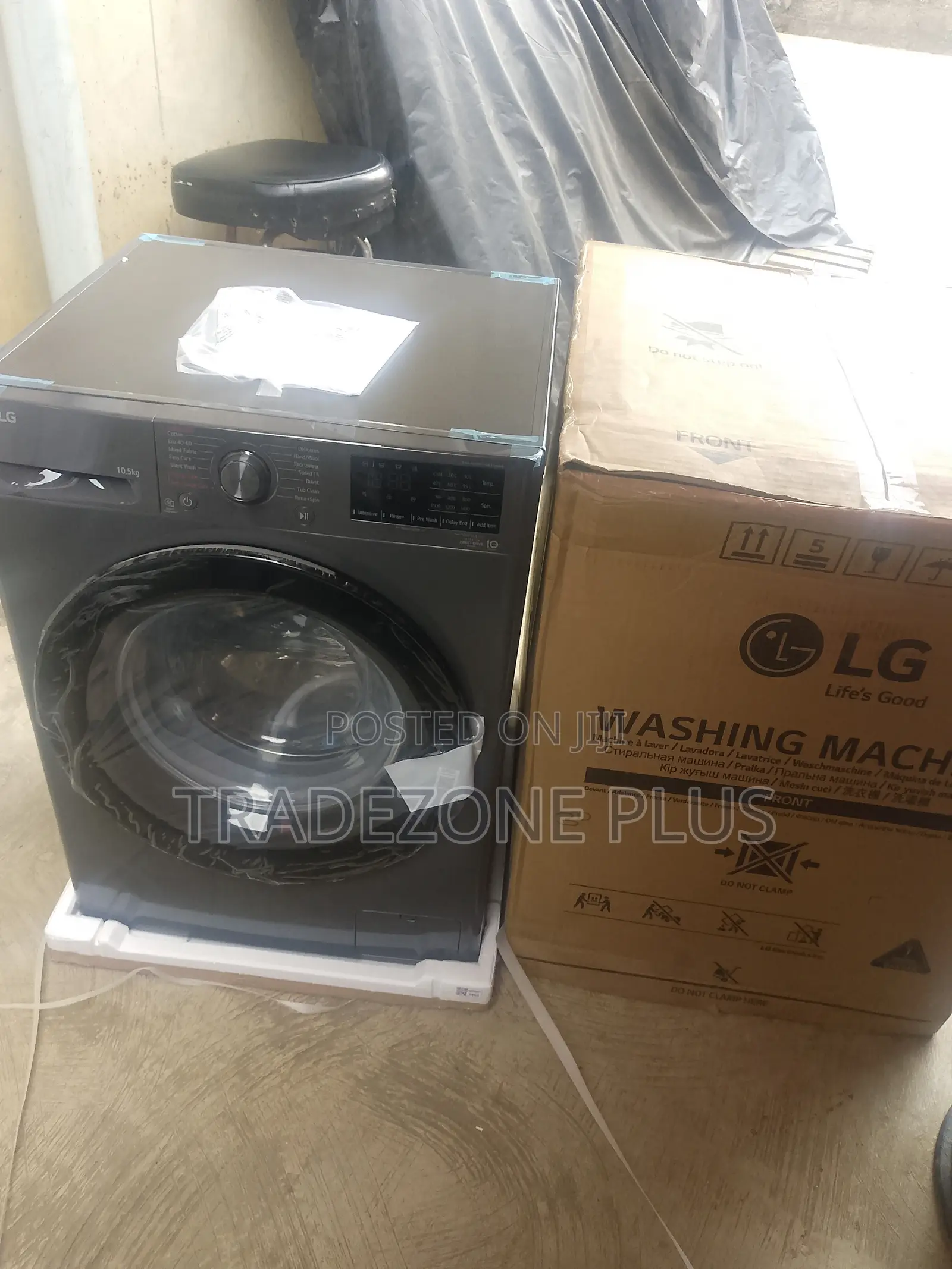 Spacious LG 10.5kg Washing Machine