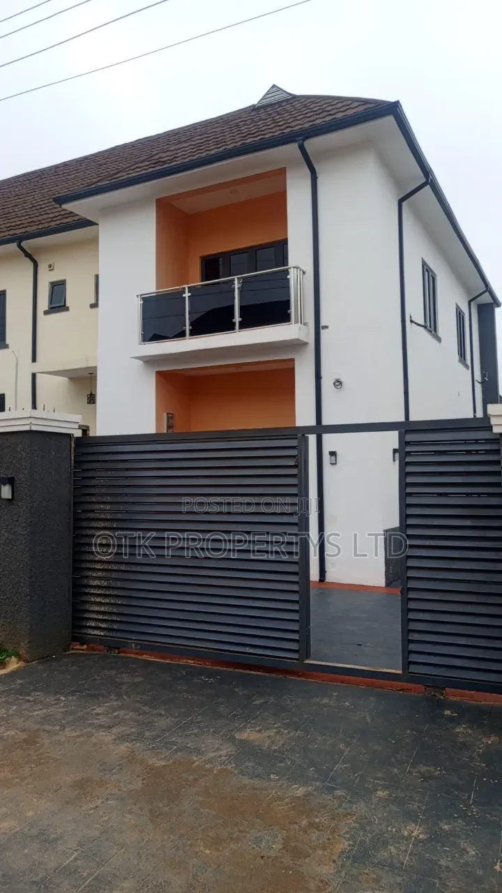 4bdrm Duplex in Fo1 By Dantata, Kubwa for sale