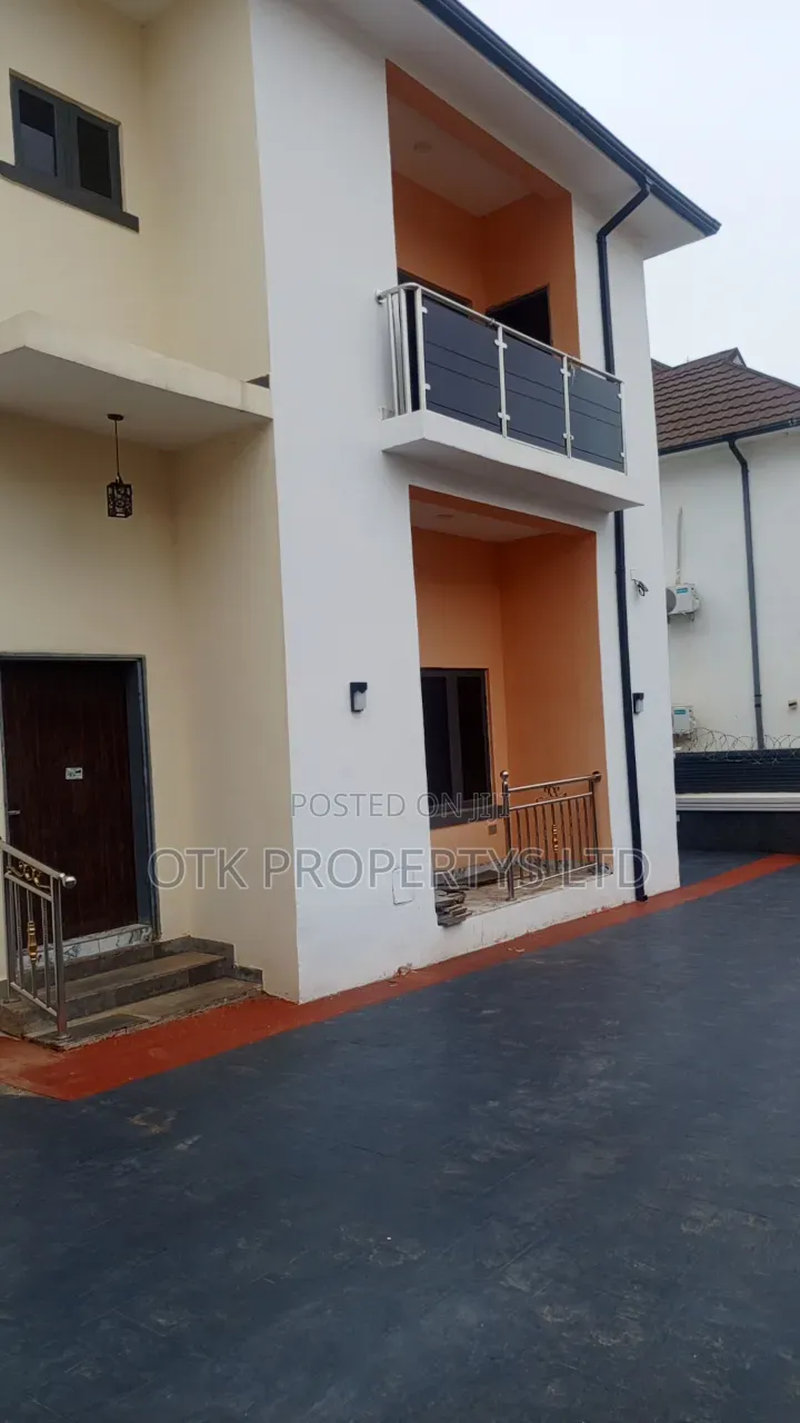 4bdrm Duplex in Fo1 By Dantata, Kubwa for sale