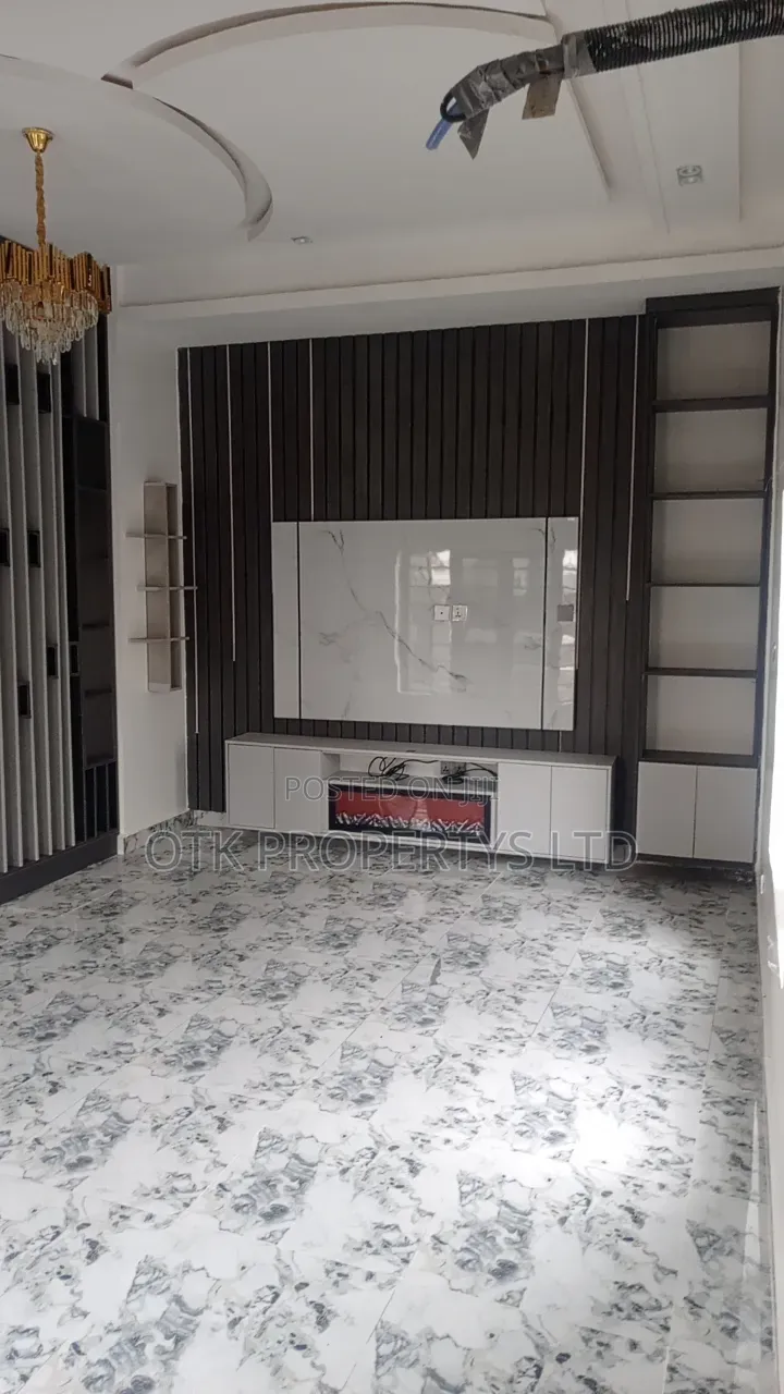 4bdrm Duplex in Fo1 By Dantata, Kubwa for sale