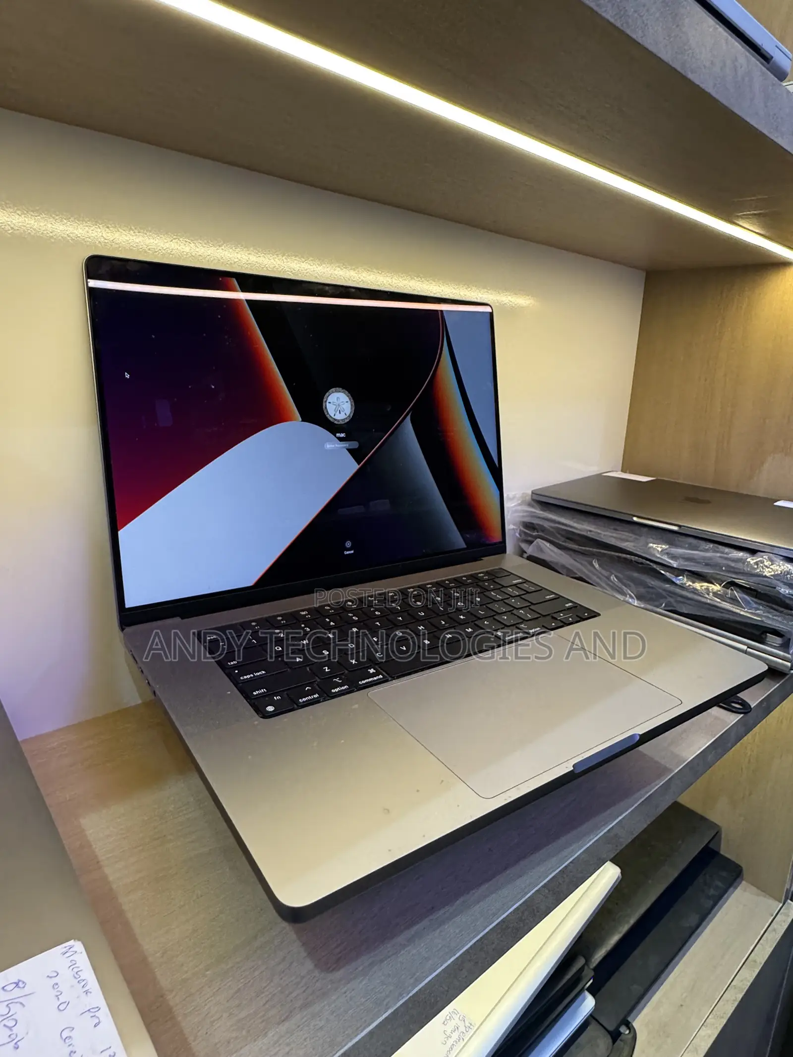 Laptop Apple MacBook Pro 2021 M1 32GB Apple M1 Pro SSD 1T