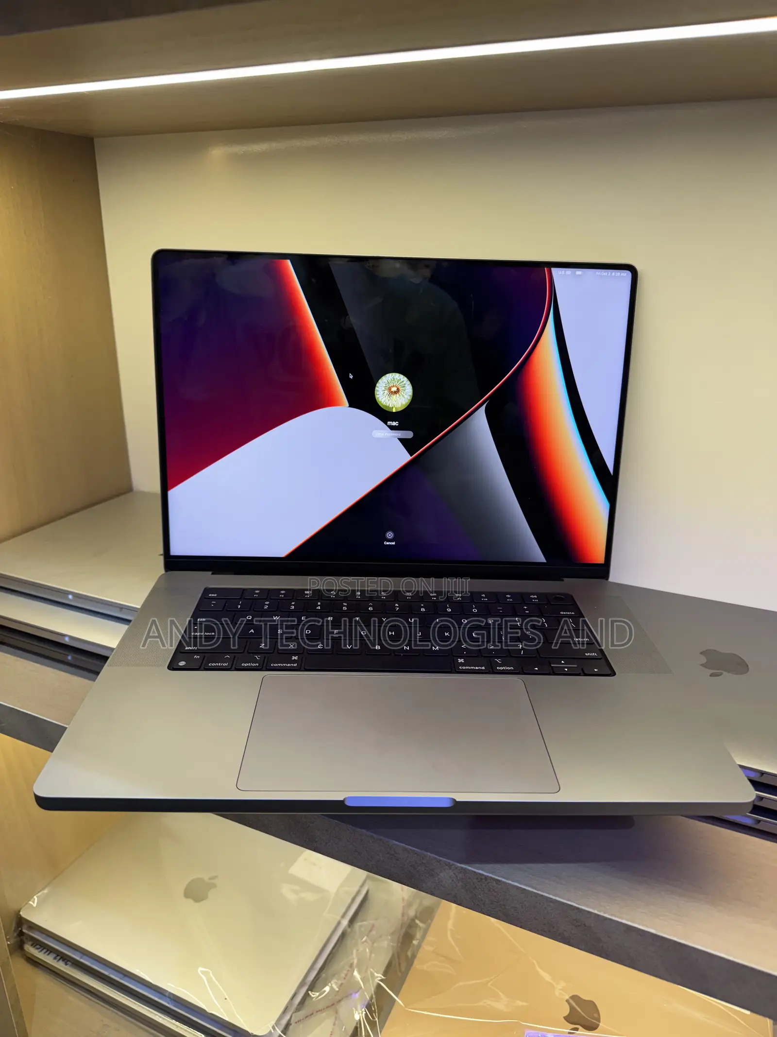 Laptop Apple MacBook Pro 2021 M1 32GB Apple M1 Pro SSD 1T