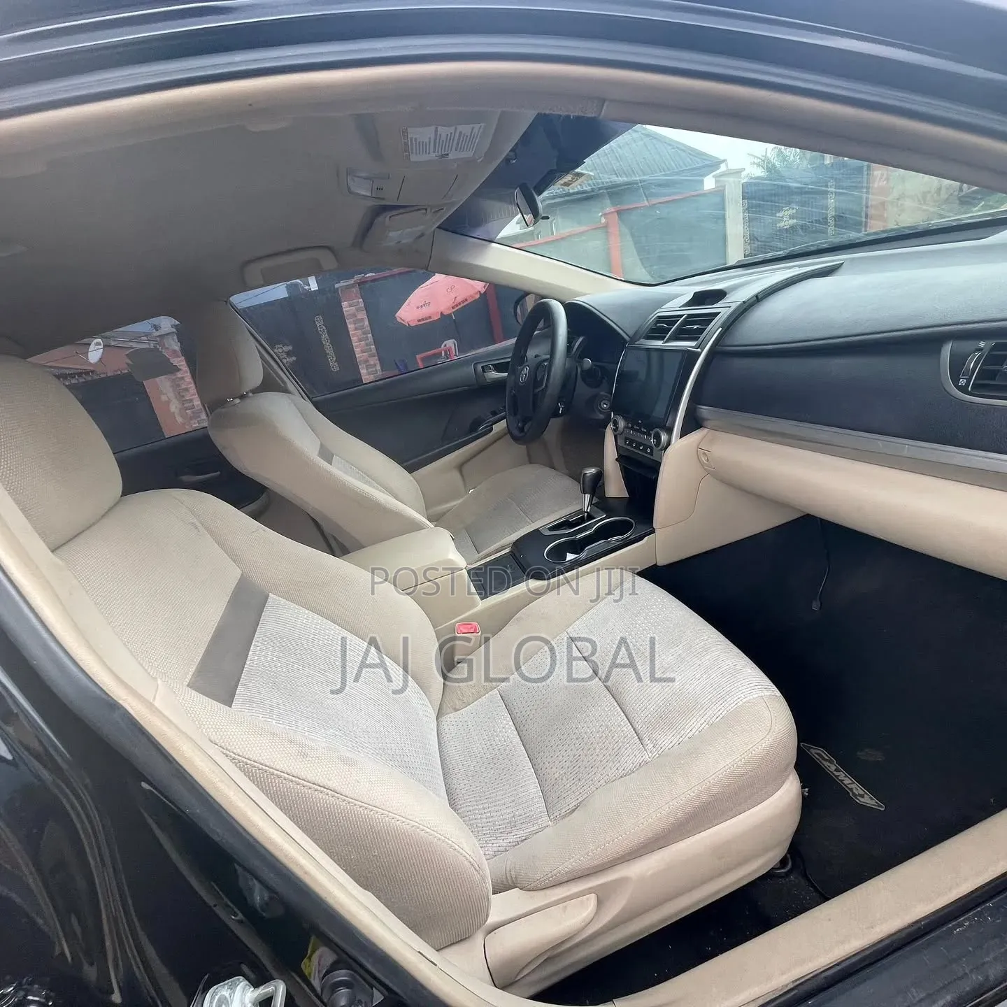 Toyota Camry LE 4dr Sedan (2.5L 4cyl 6A) 2012 Silver