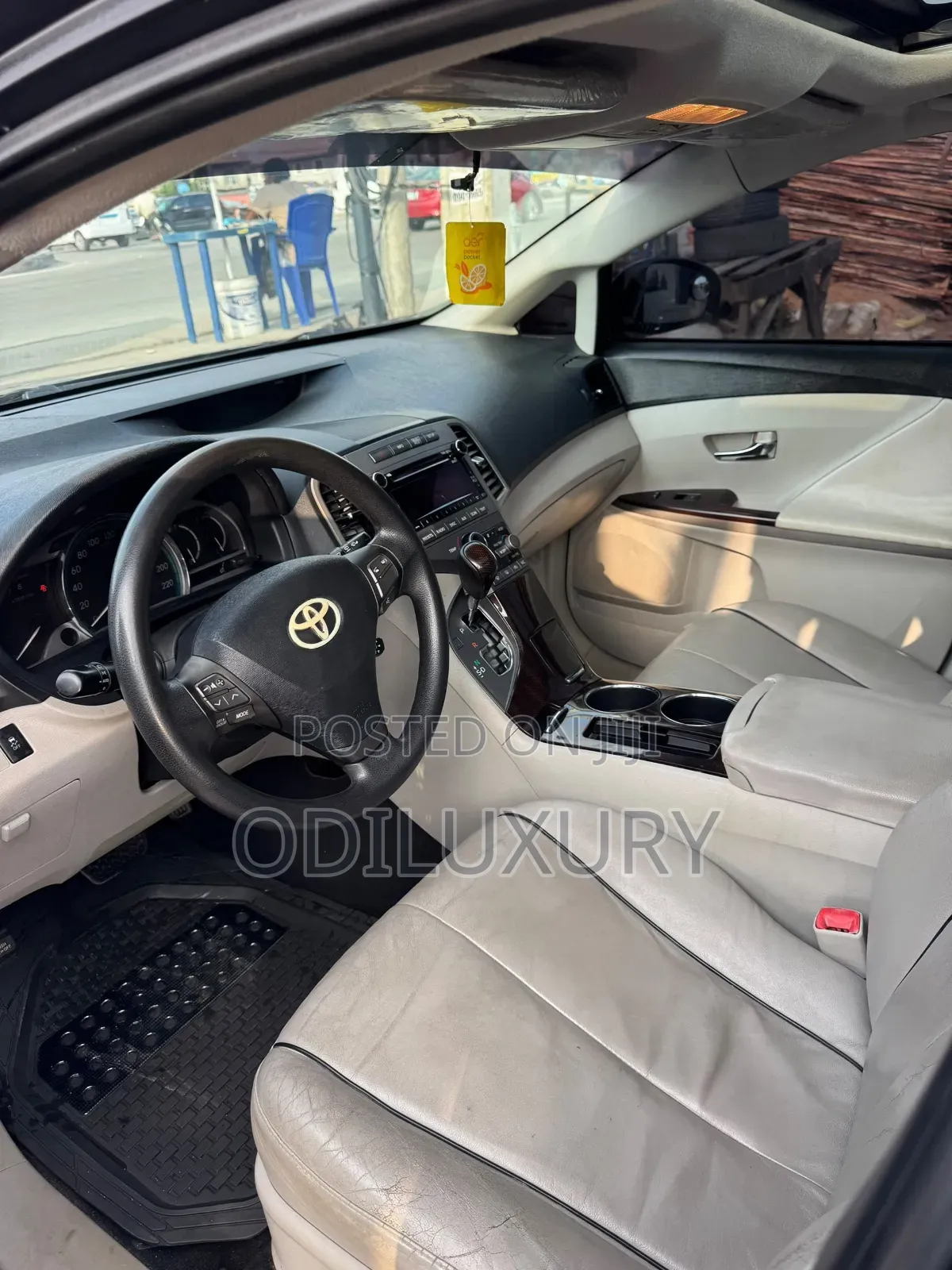 Toyota Venza XLE 2010 Black