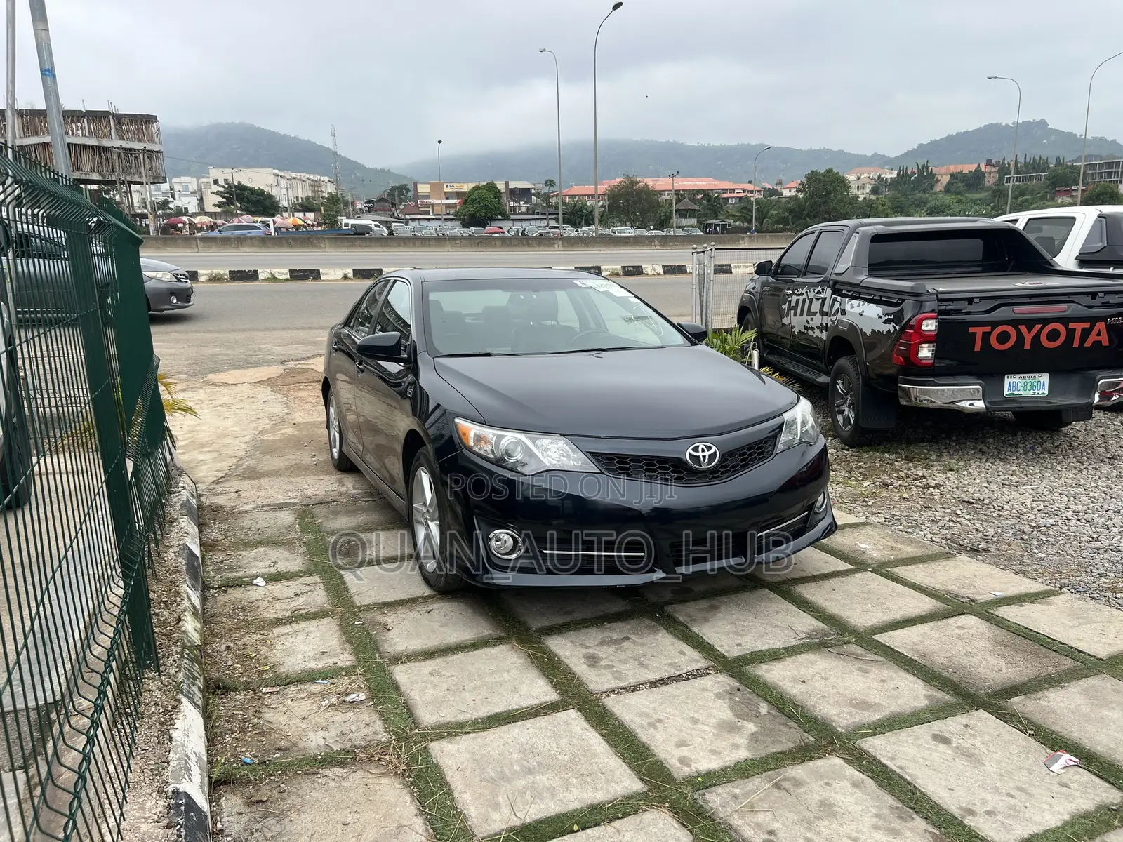 Toyota Camry SE 4dr Sedan (3.5L 6cyl 6A) 2014