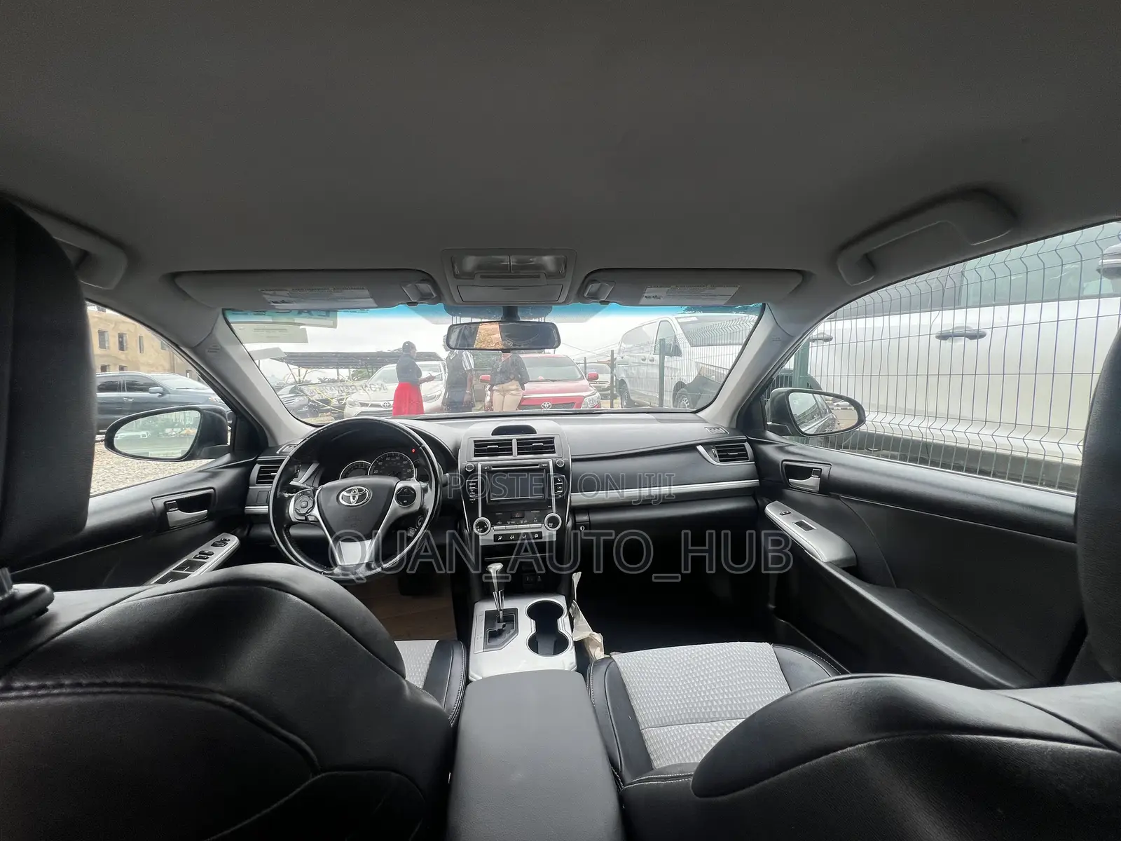 Toyota Camry SE 4dr Sedan (3.5L 6cyl 6A) 2014