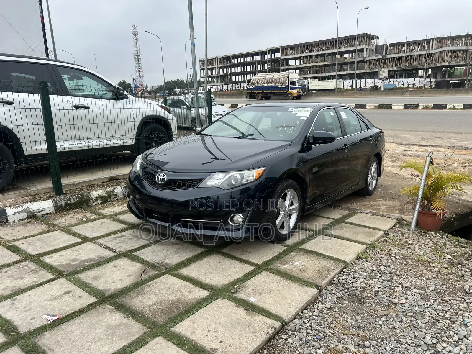 Toyota Camry SE 4dr Sedan (3.5L 6cyl 6A) 2014