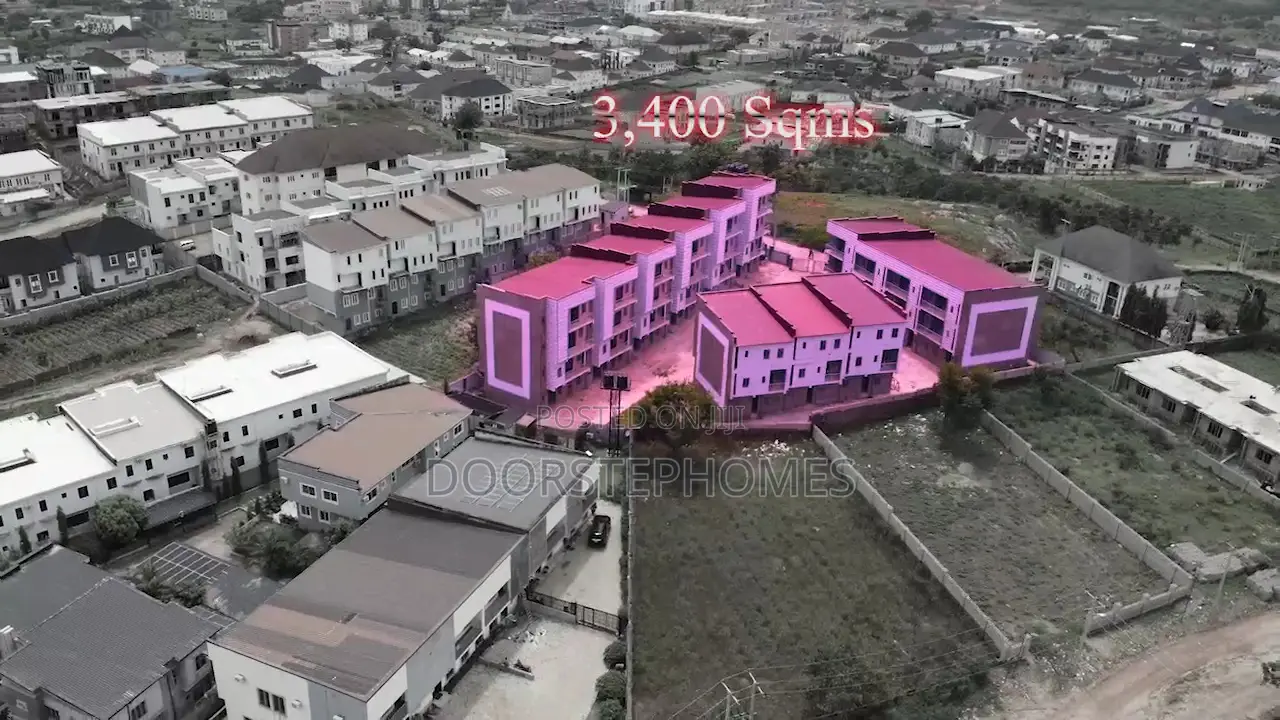 4bdrm Townhouse/Terrace in Serenity Park Estate, Life Camp for sale
