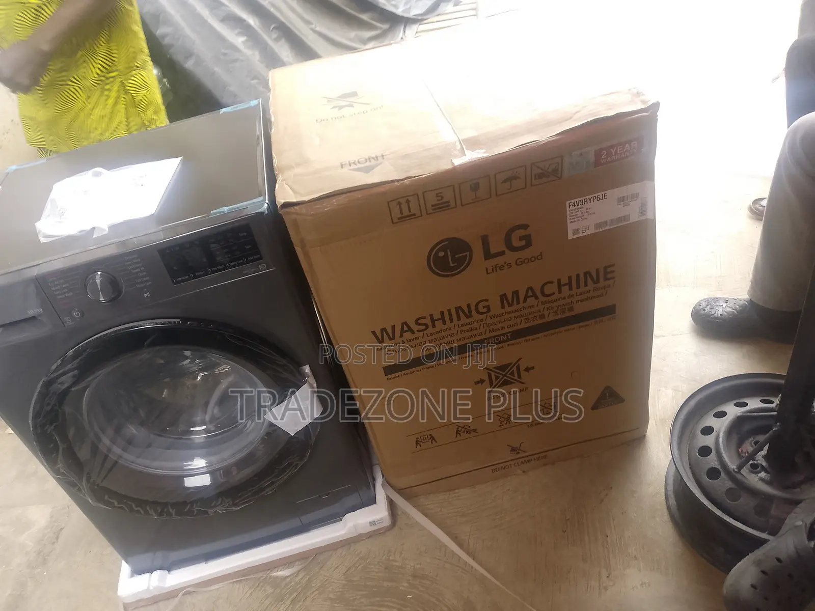 LG Washing Machine – Large 10.5kg Load Capacity
