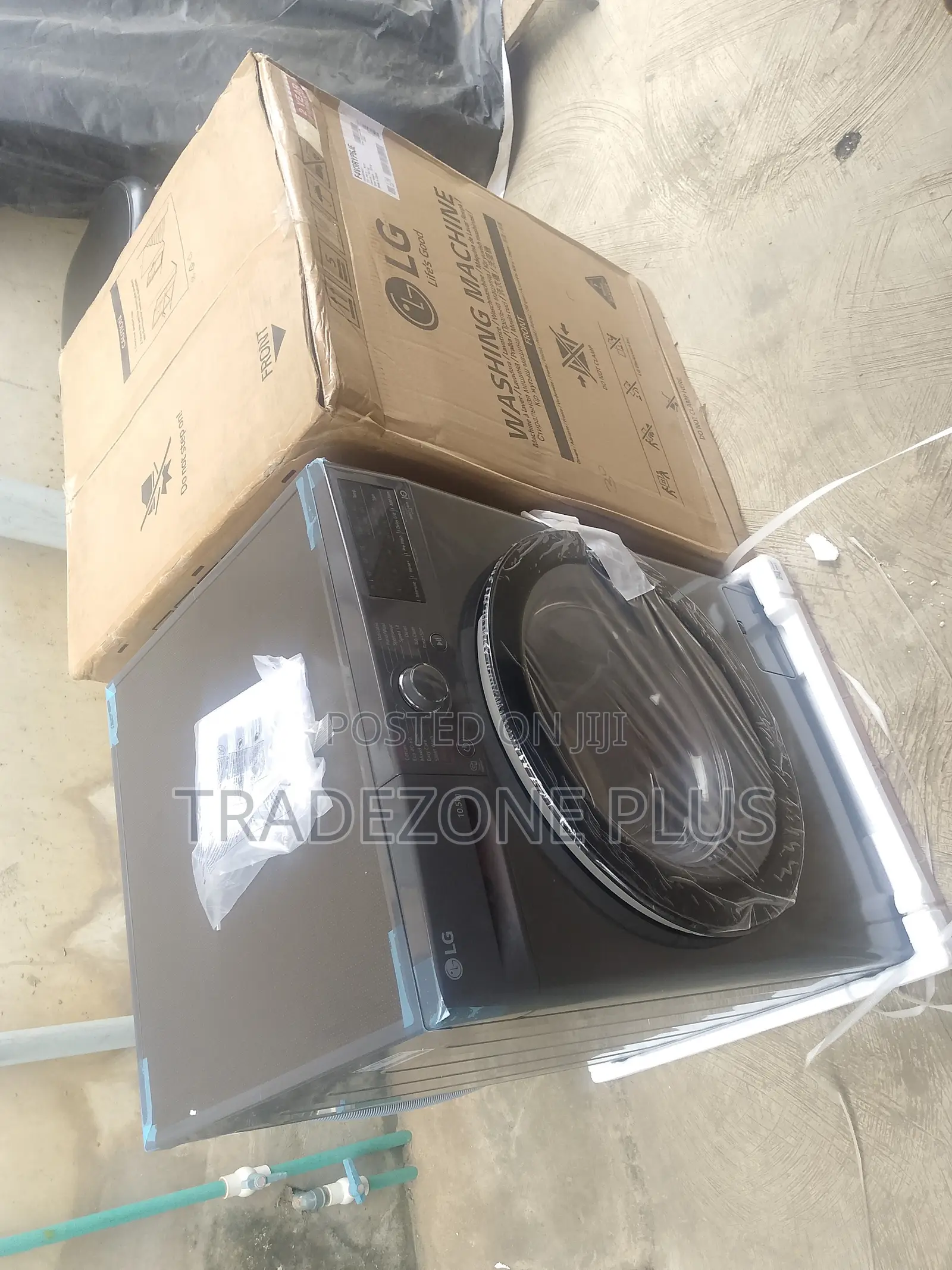 LG Washing Machine – Large 10.5kg Load Capacity