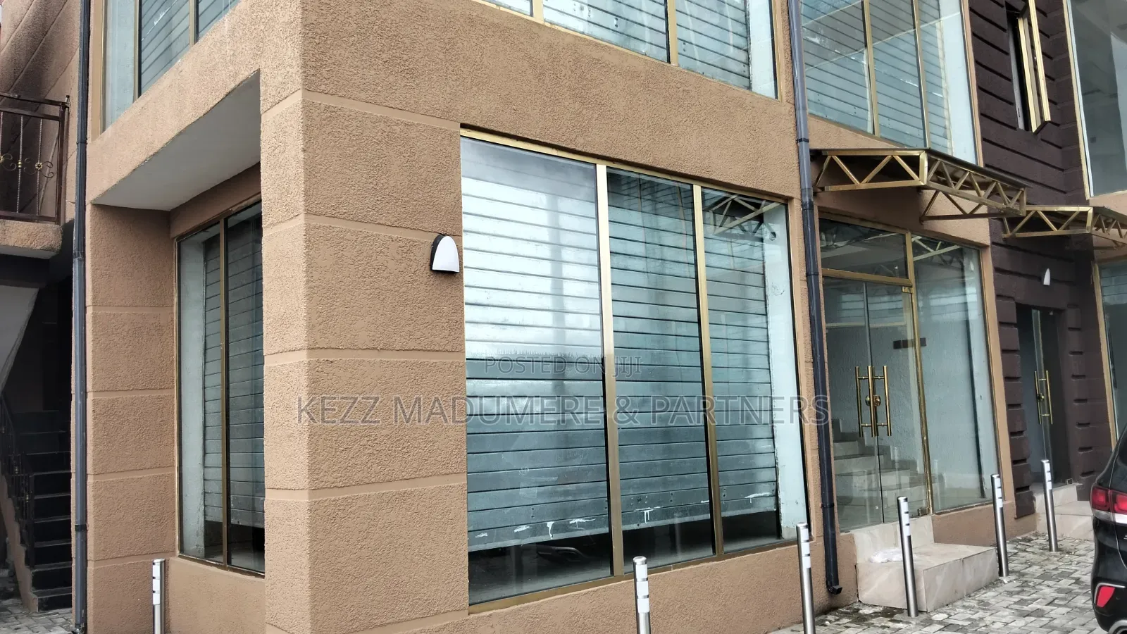 To Let : Duplex Shop at Eliozu Port Harcourt