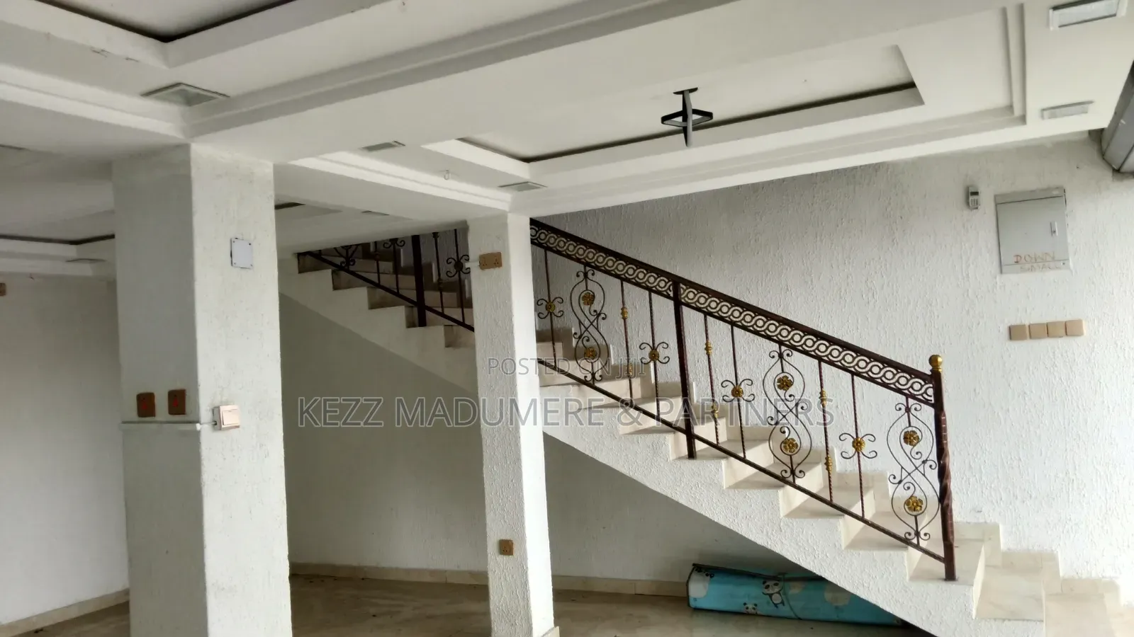To Let : Duplex Shop at Eliozu Port Harcourt