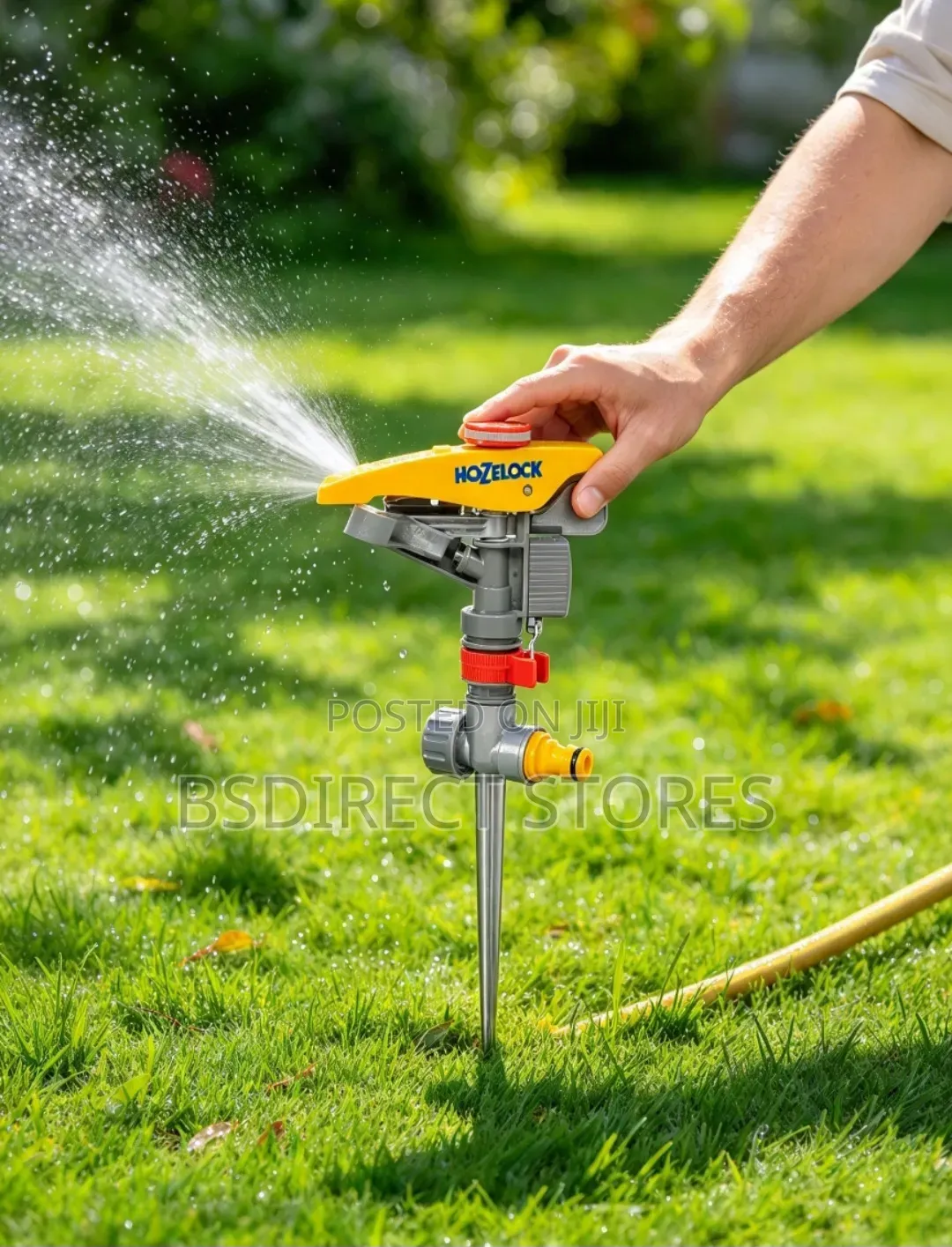 Hozelock Plus Pulsating Round Area Garden Sprinkler 450m2