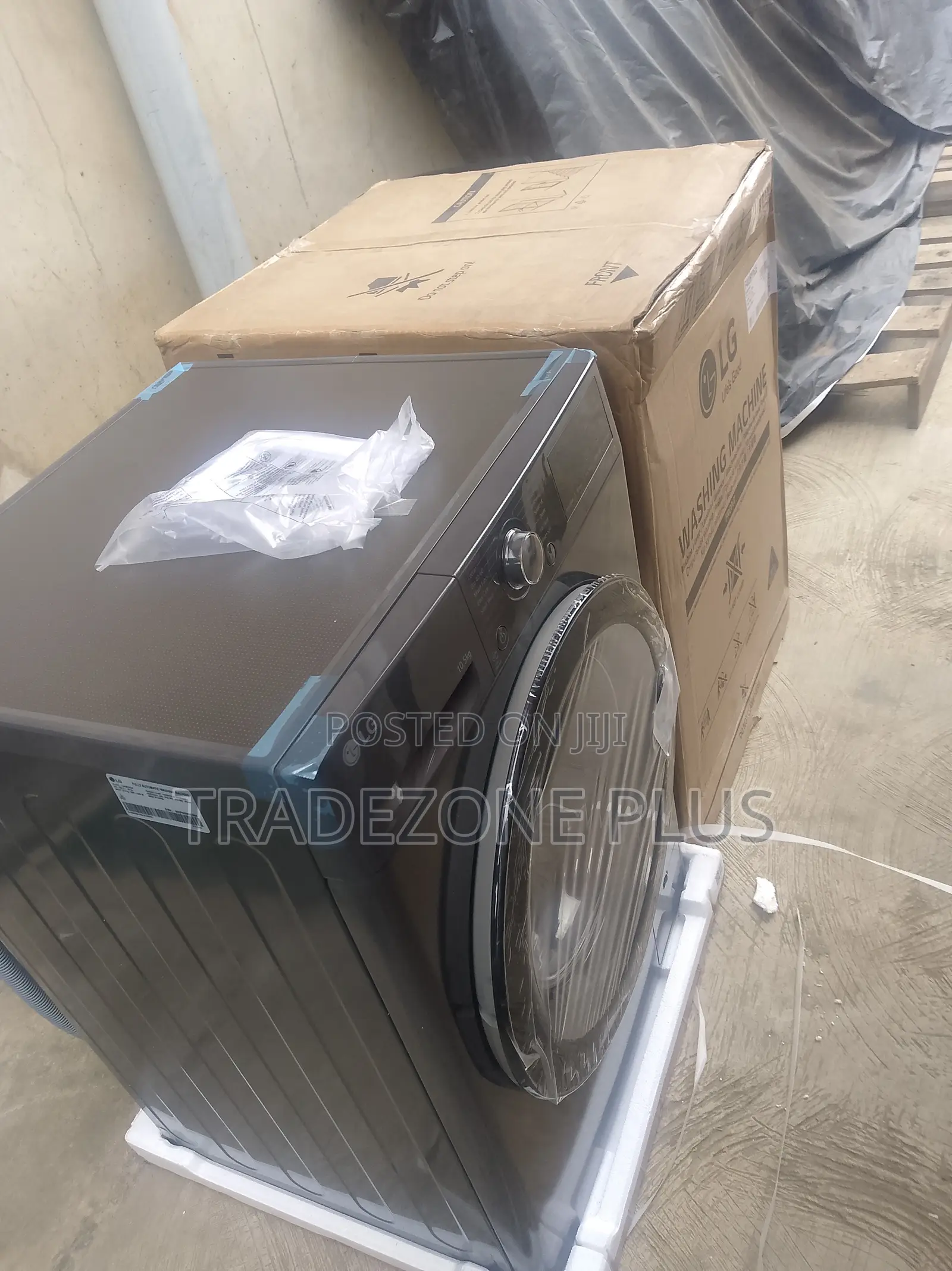 10.5kg LG Washing Machine – Modern Laundry Solution
