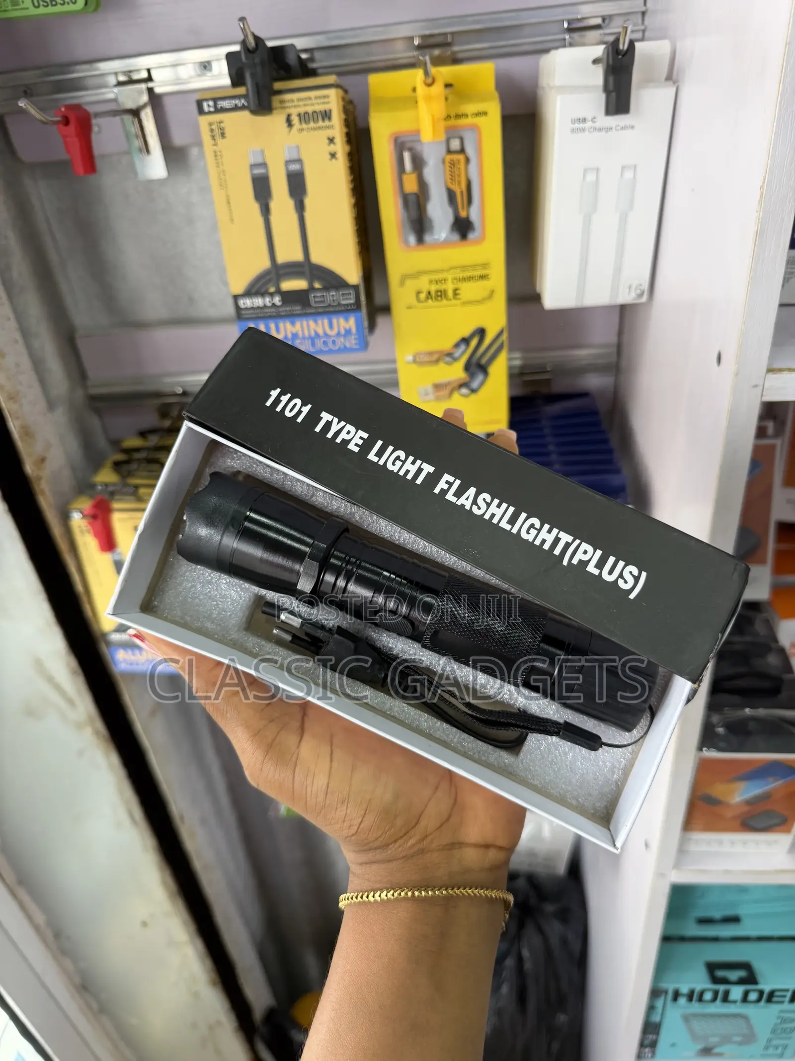 1101 TYPE LIGHT FLASHLIGHT/ Stun Torch Light (PLUS)