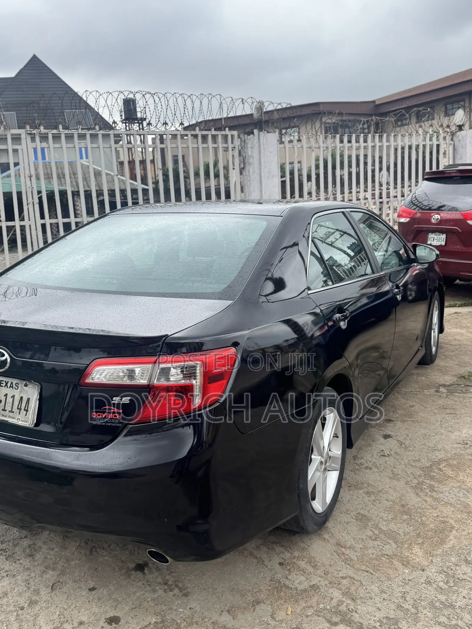 Toyota Camry SE 4dr Sedan w/Prod. End 11/13 (2.5L 4cyl 6A) 2014 Black
