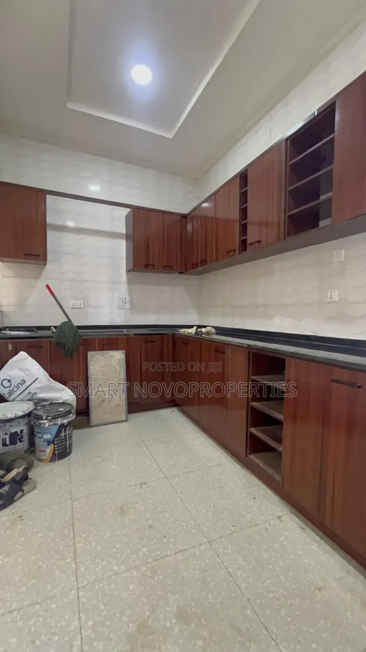 2bdrm Block of Flats in Mabushi for sale