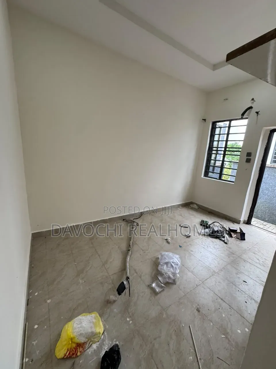 1bdrm Apartment in Ogombo for rent
