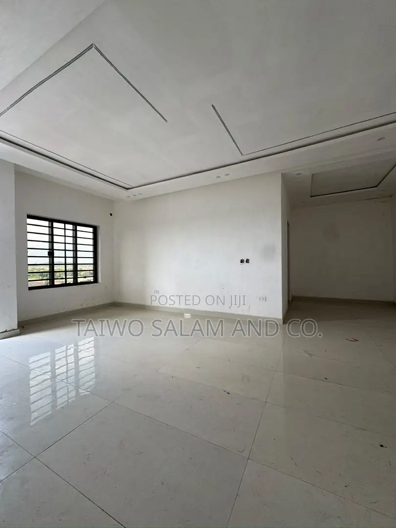 4bdrm Duplex in Oluyole Estate for sale