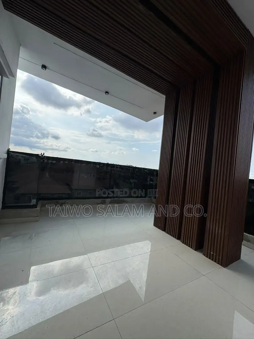 4bdrm Duplex in Oluyole Estate for sale