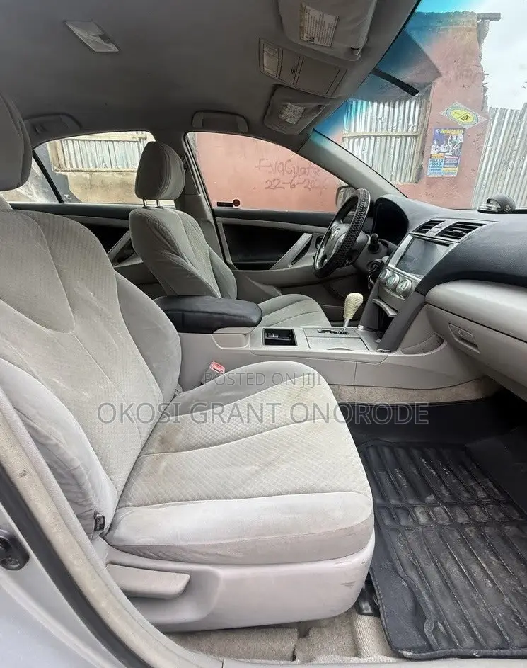 Toyota Camry LE 4dr Sedan (2.4L 4cyl 5A) 2008 Silver