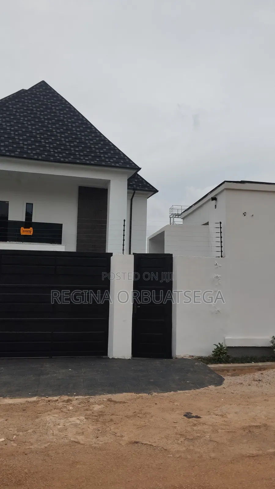 4bdrm Duplex in Jos for sale