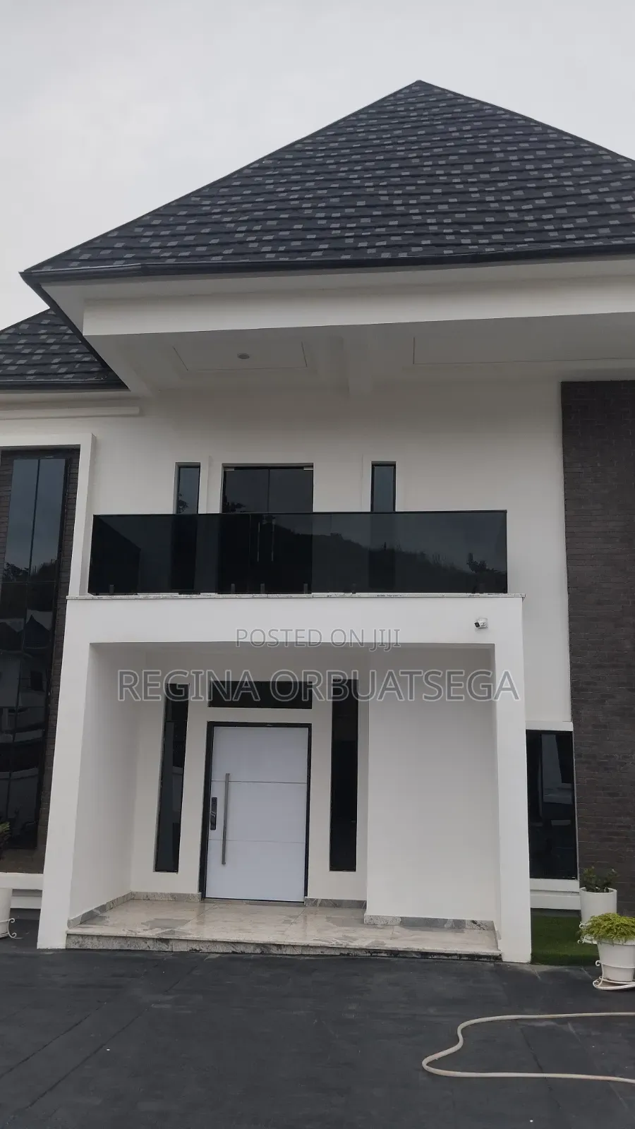 4bdrm Duplex in Jos for sale