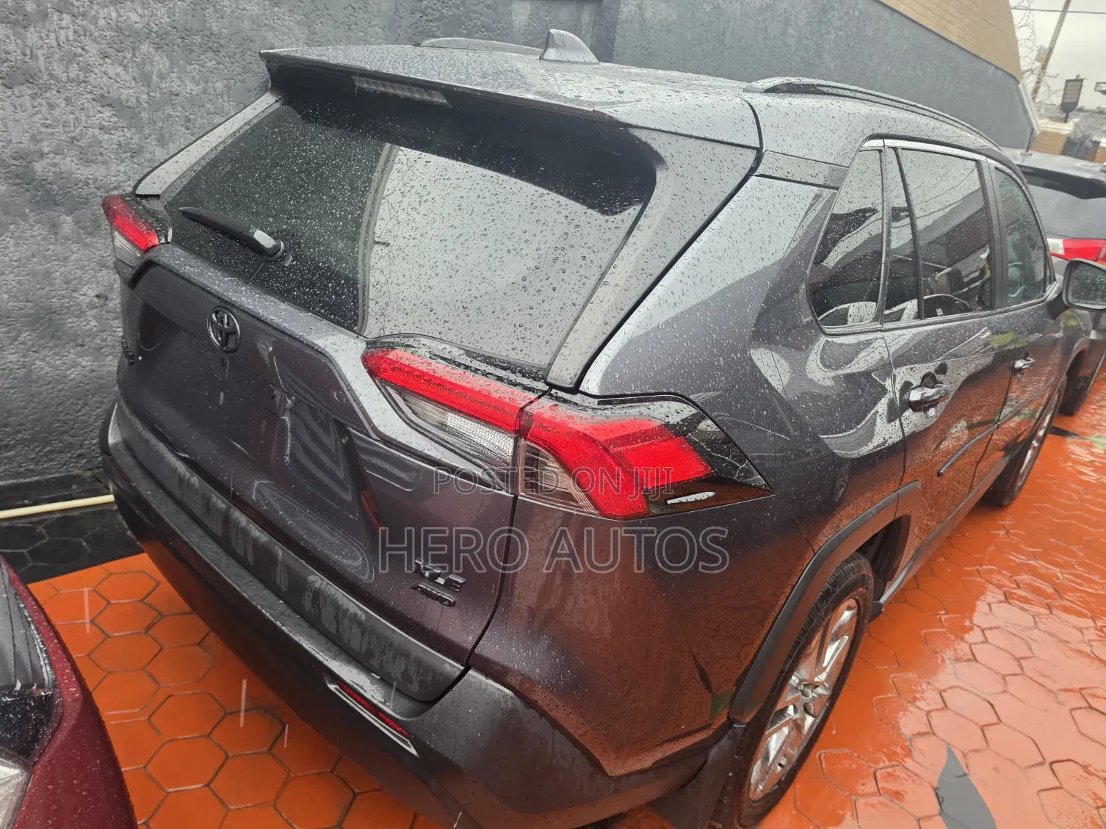Toyota RAV4 XLE Premium 2021 Gray