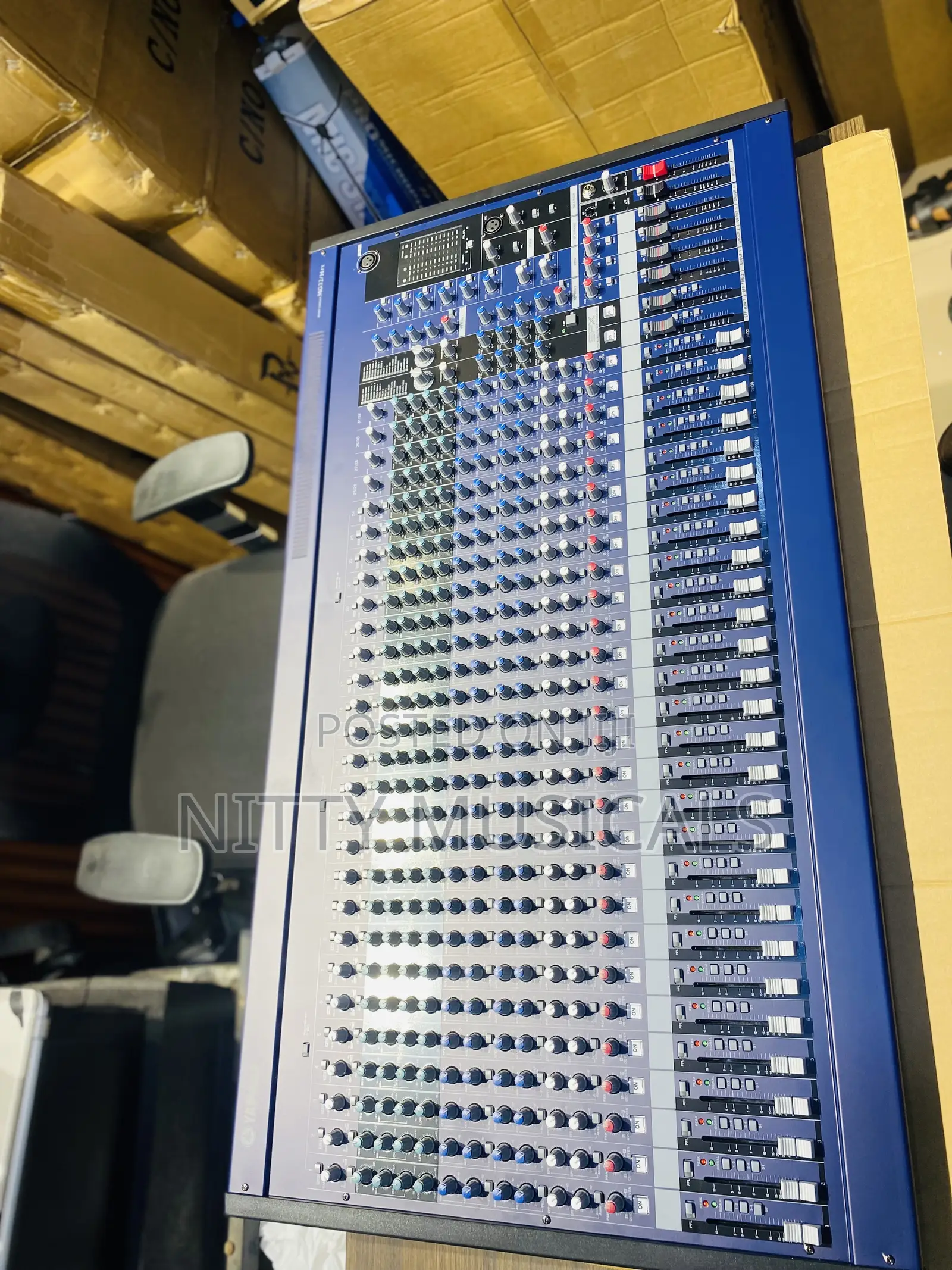 Yamaha Mg32 Channel Mixer