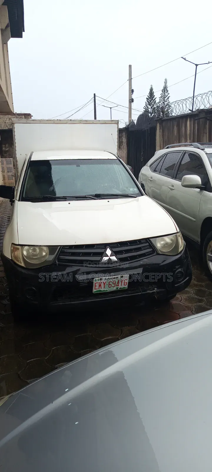Mitsubishi L200 2010 White