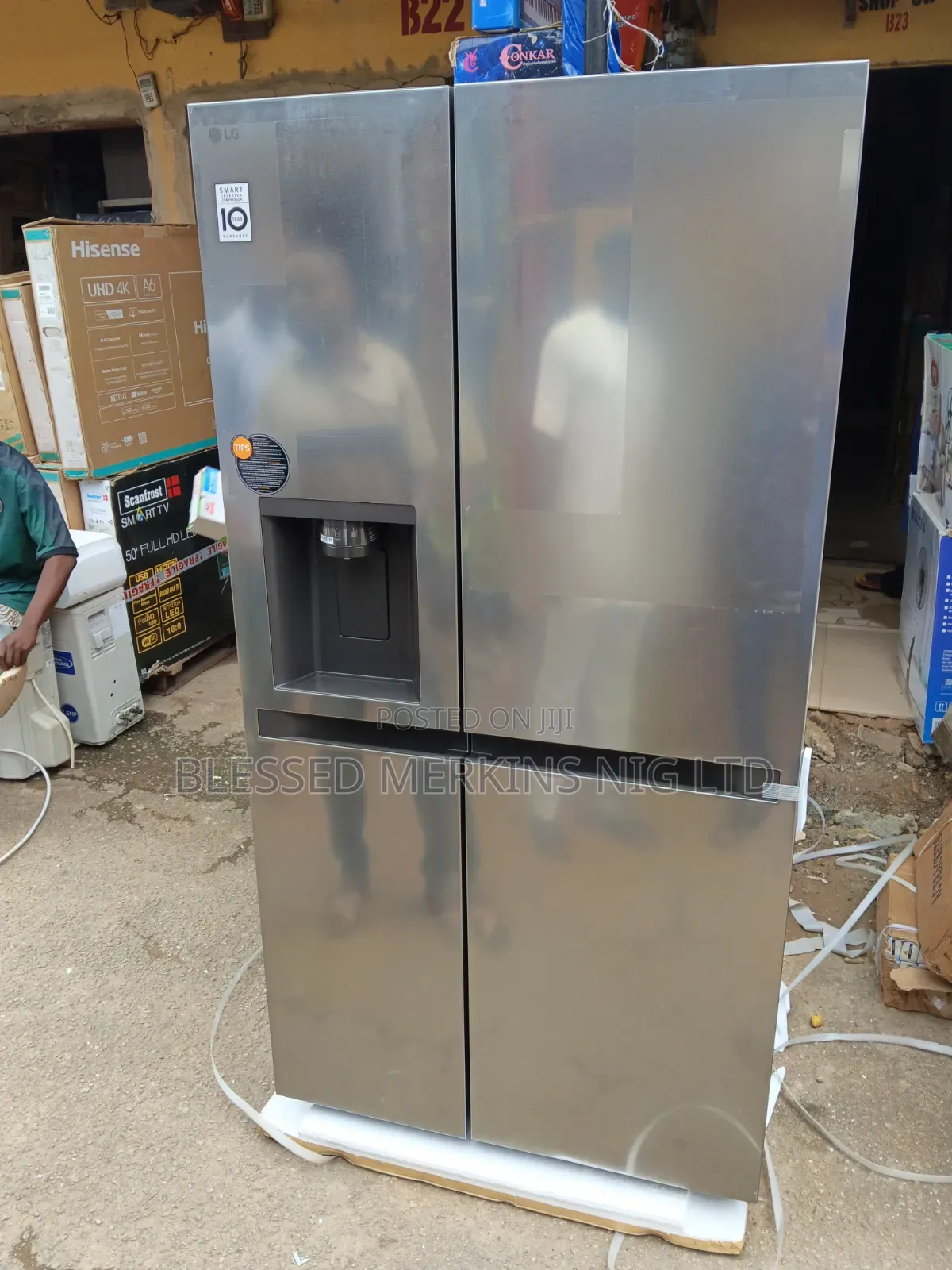 LG Side by Side Fridge With Ice and Water Dispenser 674litres