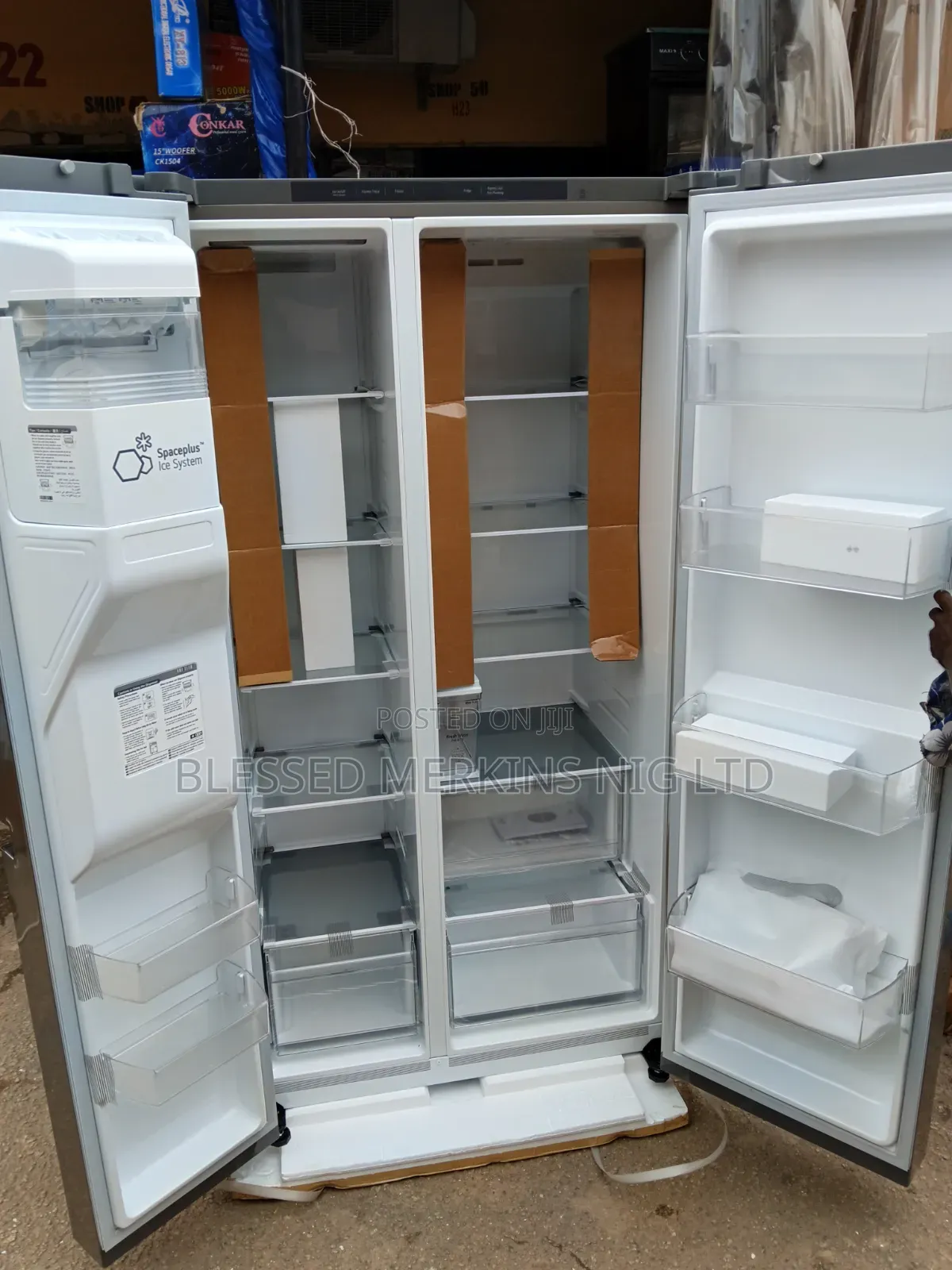 LG Side by Side Fridge With Ice and Water Dispenser 674litres