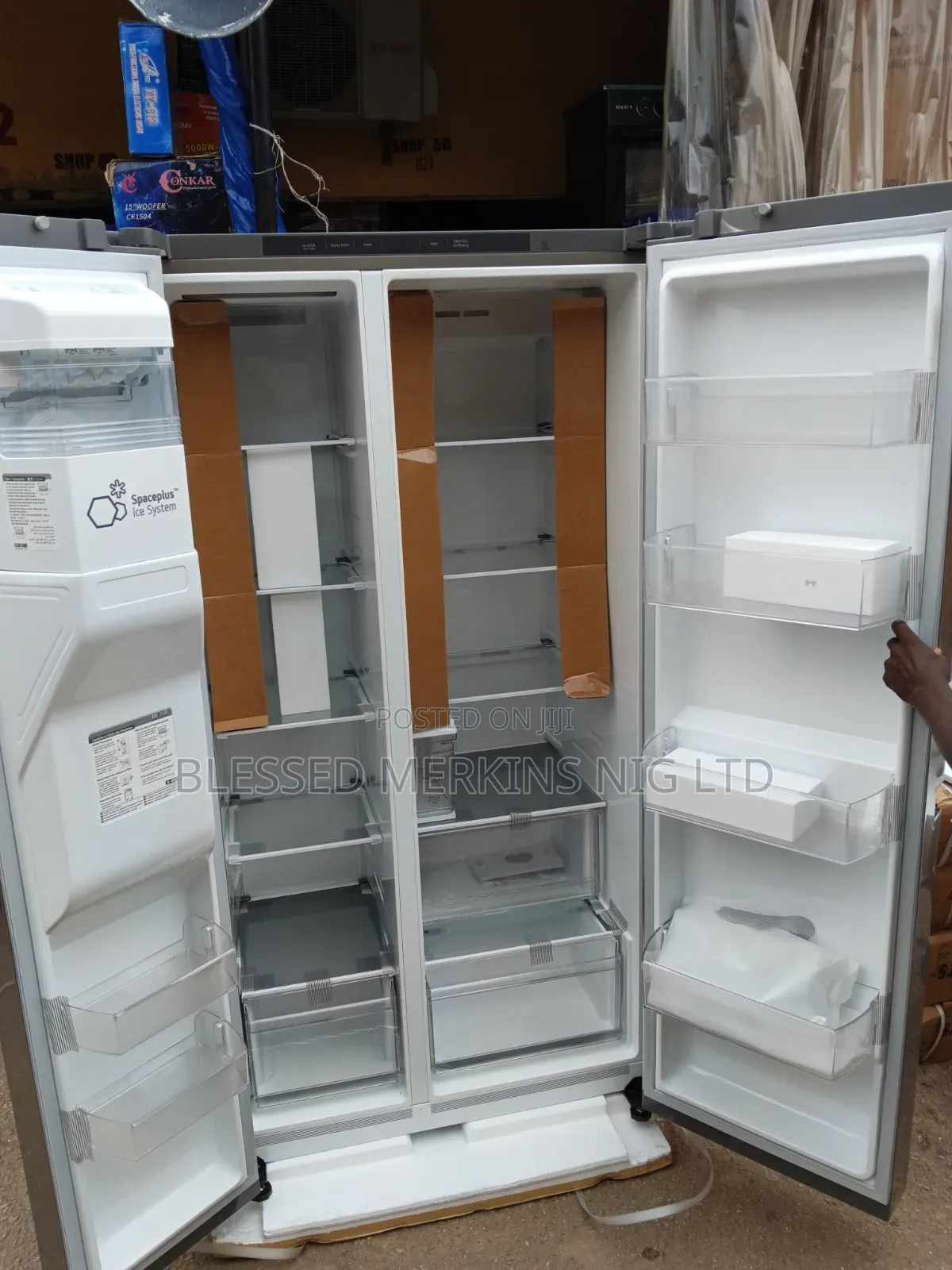 LG Side by Side Fridge With Ice and Water Dispenser 674litres
