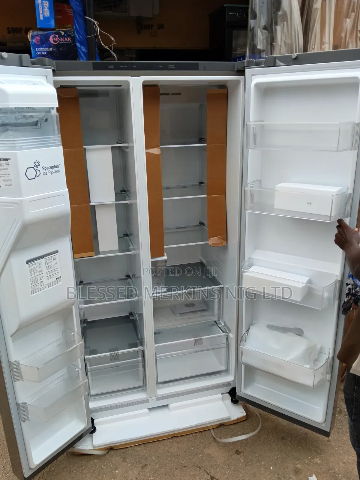 LG Side by Side Fridge With Ice and Water Dispenser 674litres