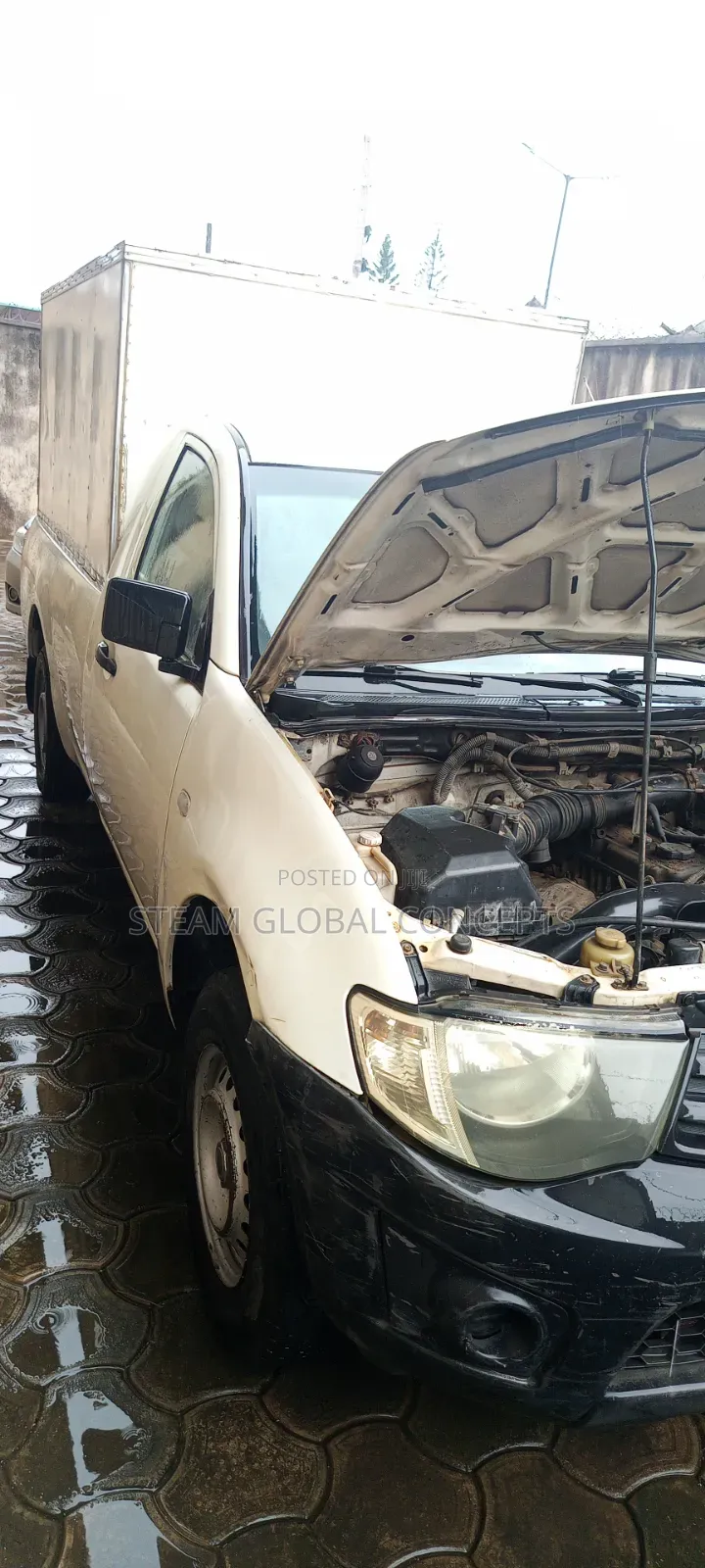 Mitsubishi L200 2010 White