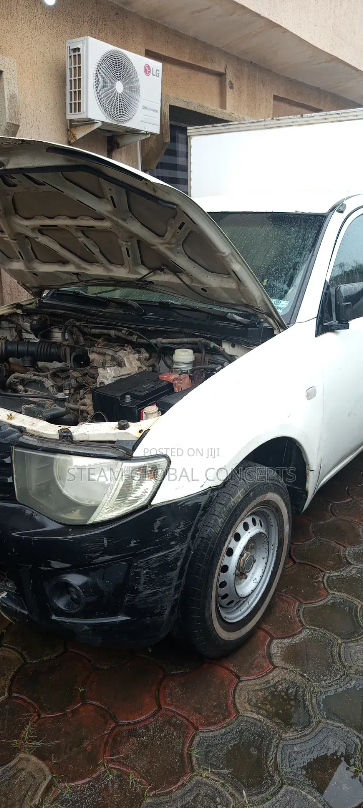 Mitsubishi L200 2010 White
