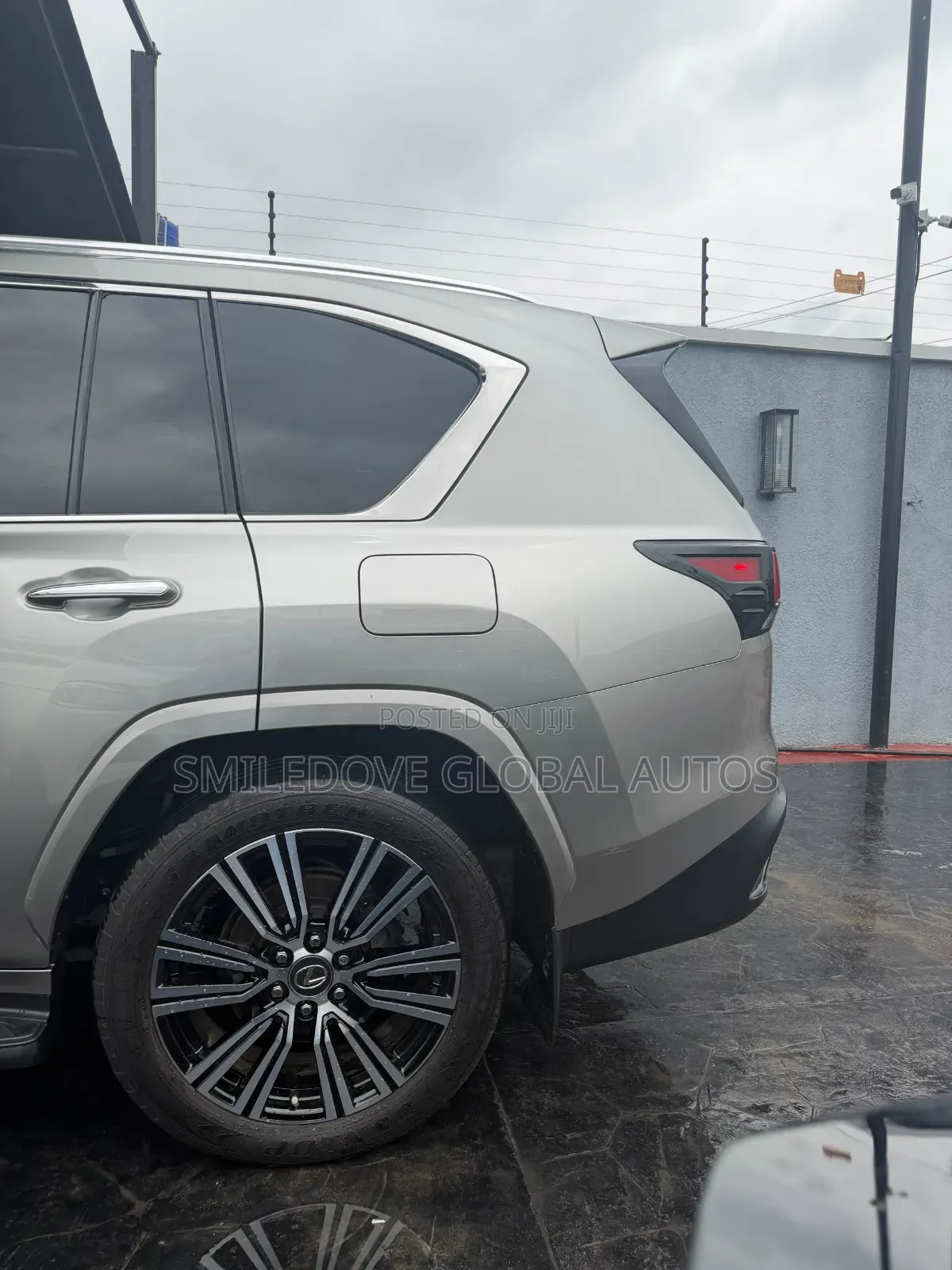 Lexus LX 600 2024 Gold